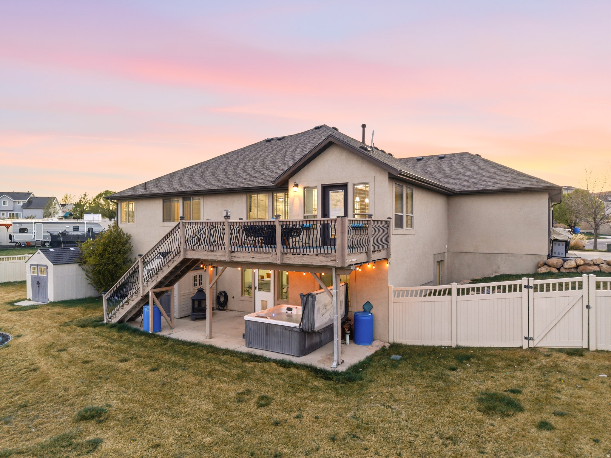 1183 E FOOTHILL DR