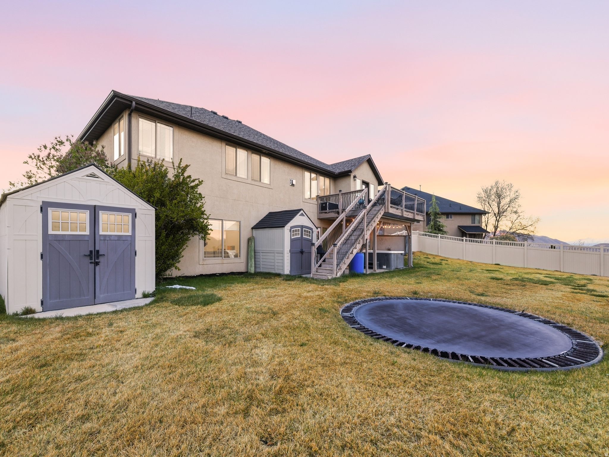 1183 E FOOTHILL DR
