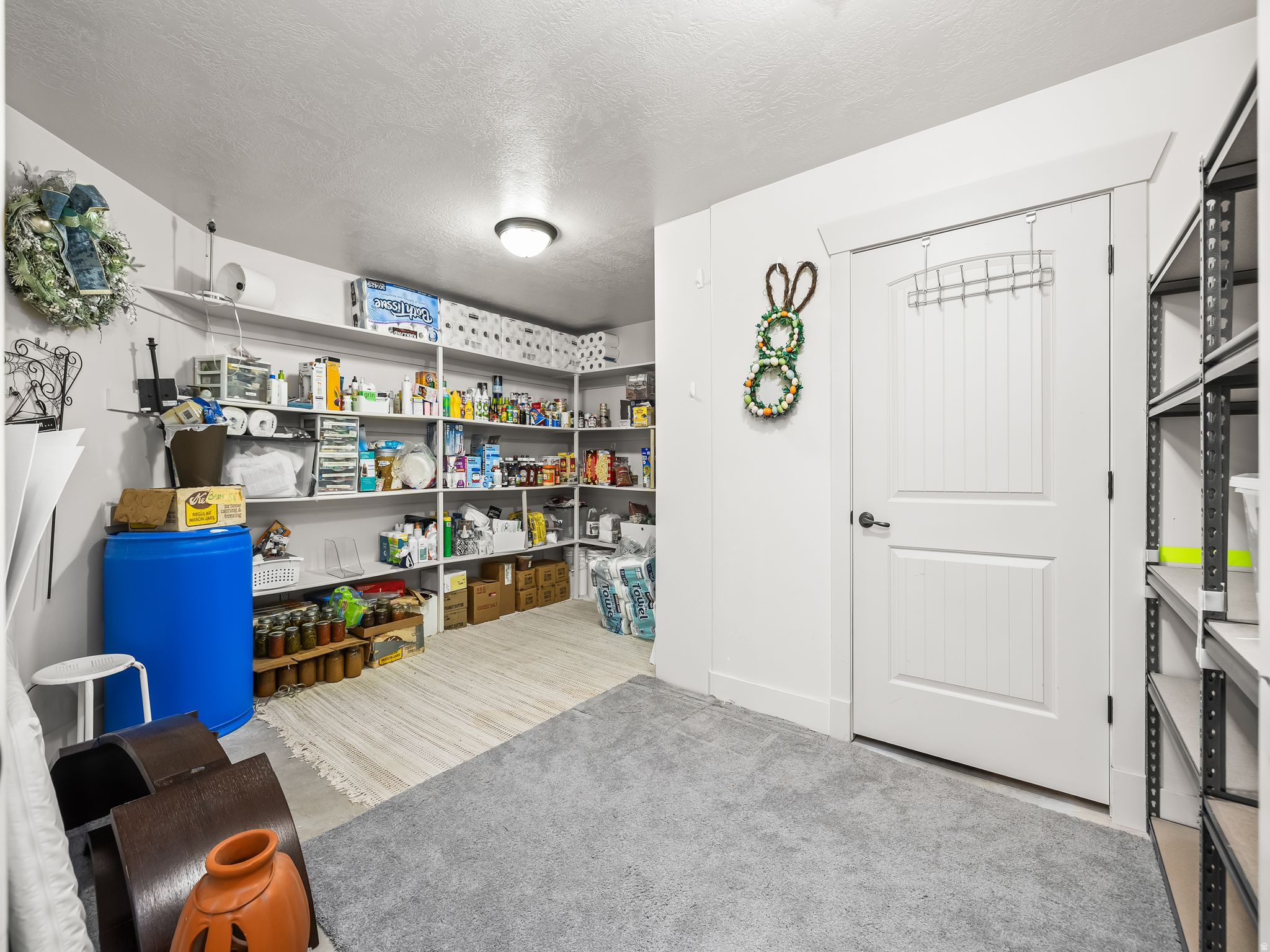 1183 E FOOTHILL DR