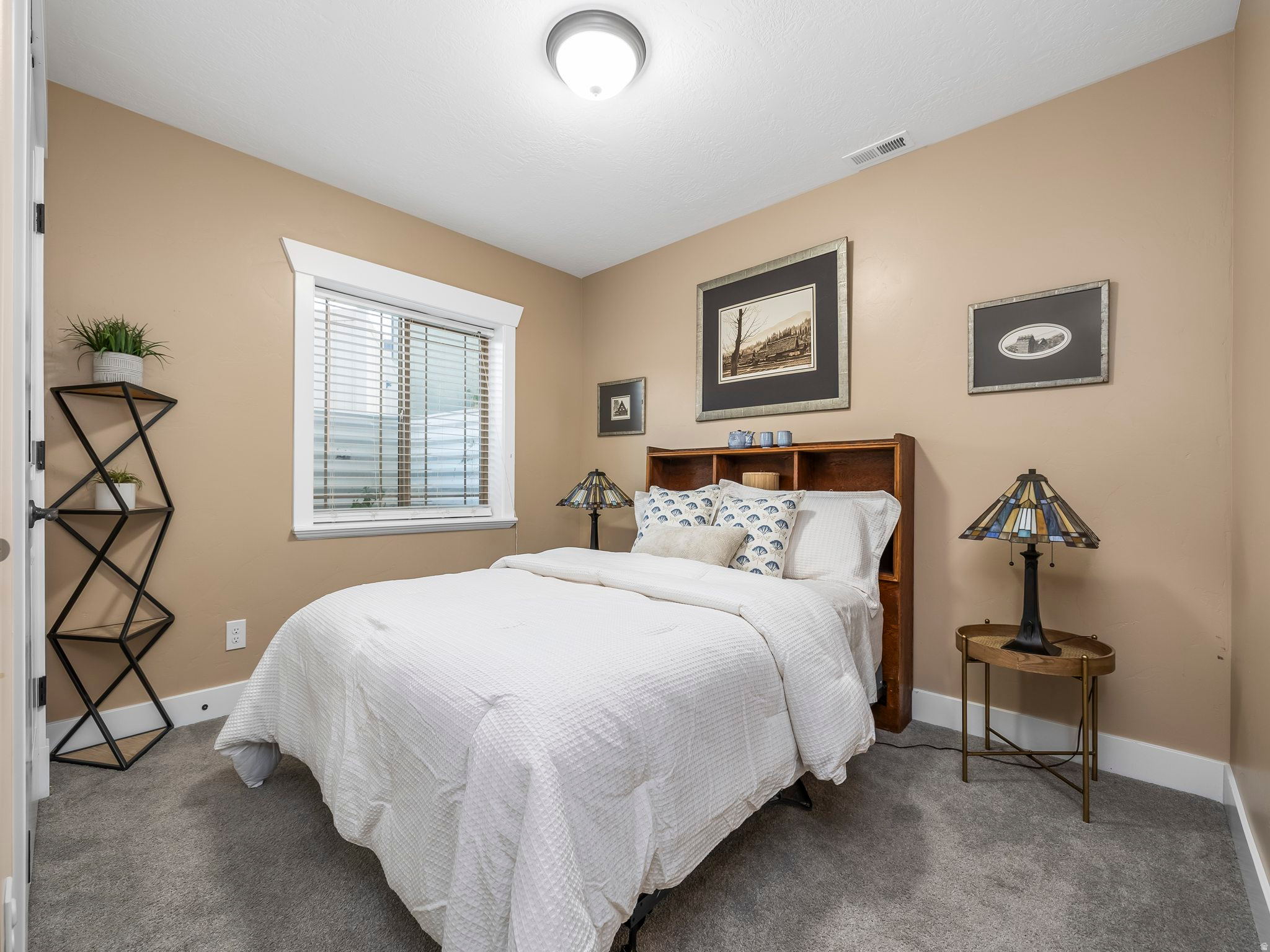 1183 E FOOTHILL DR