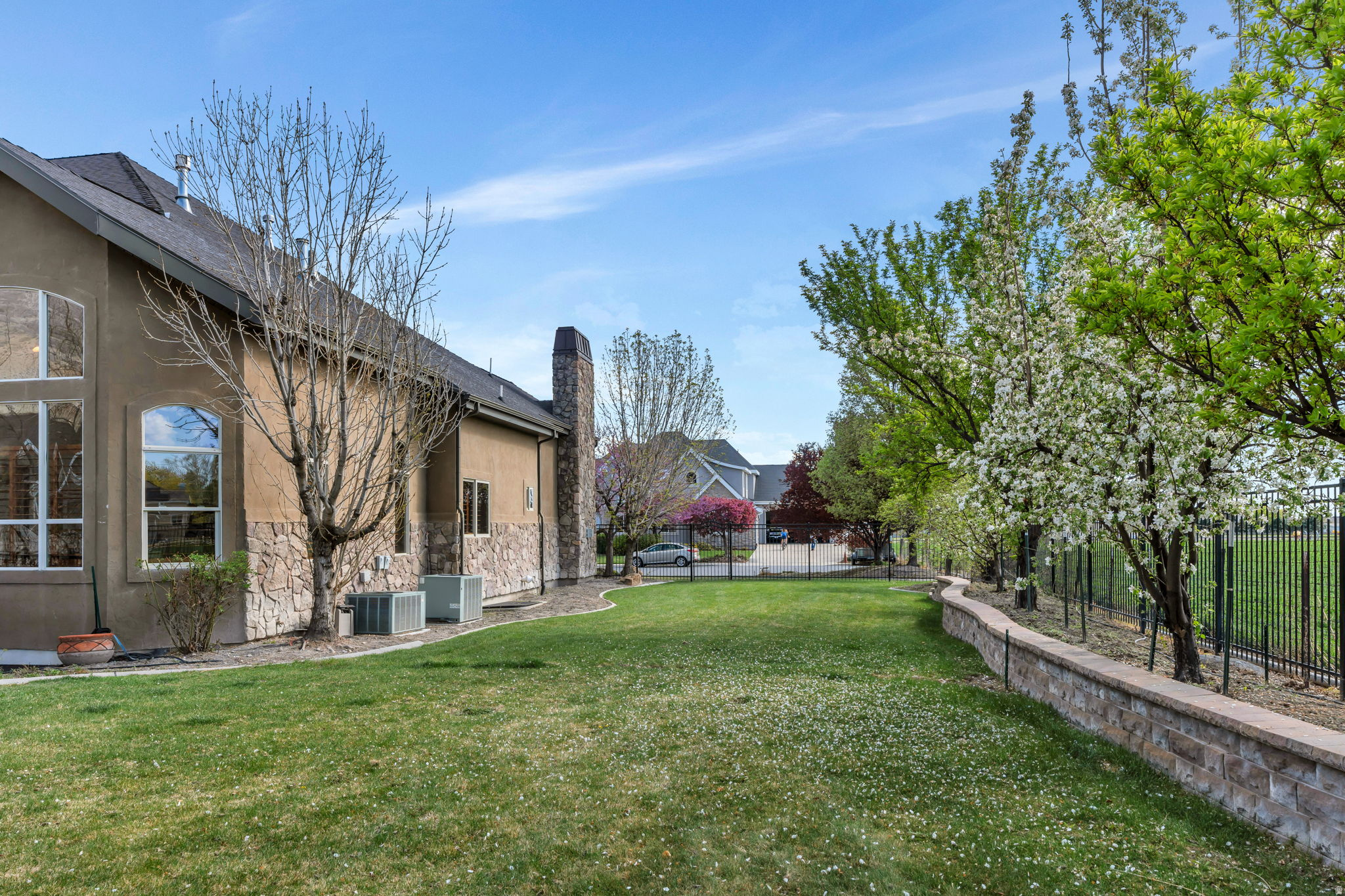 1258 W 2850 N