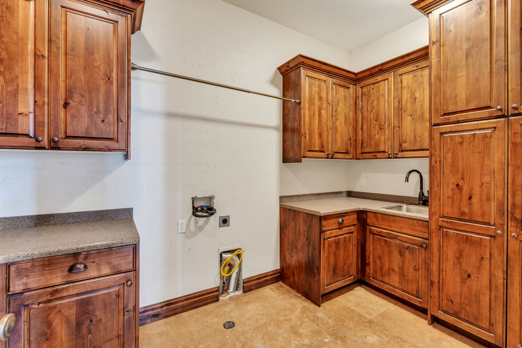 1258 W 2850 N