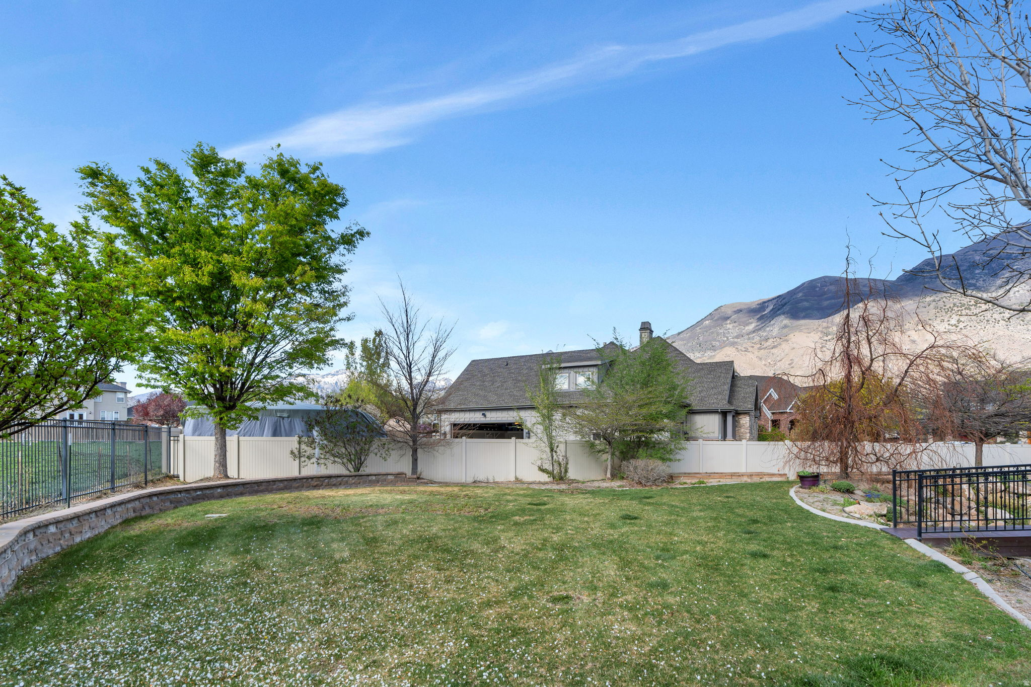 1258 W 2850 N