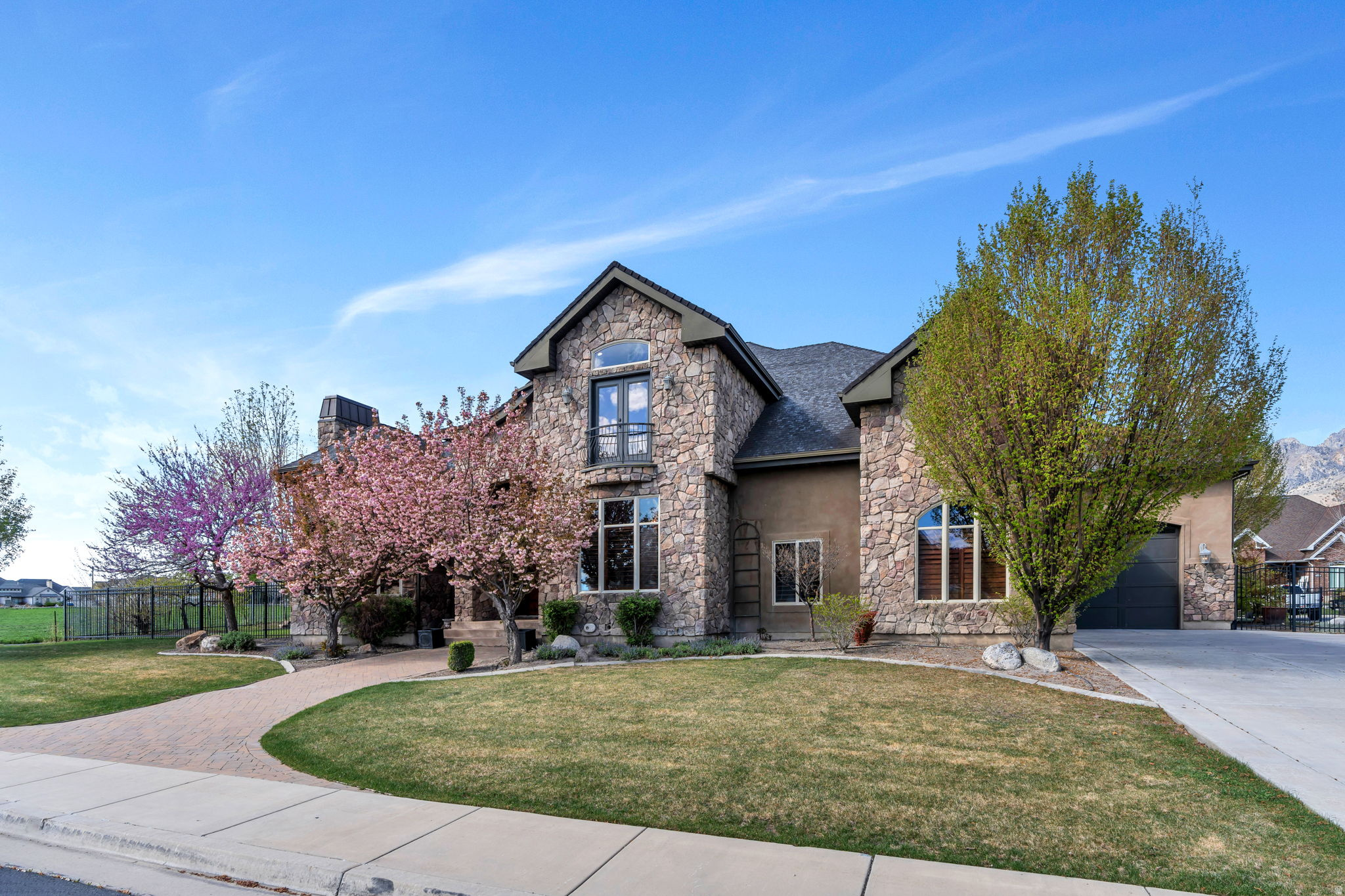 1258 W 2850 N