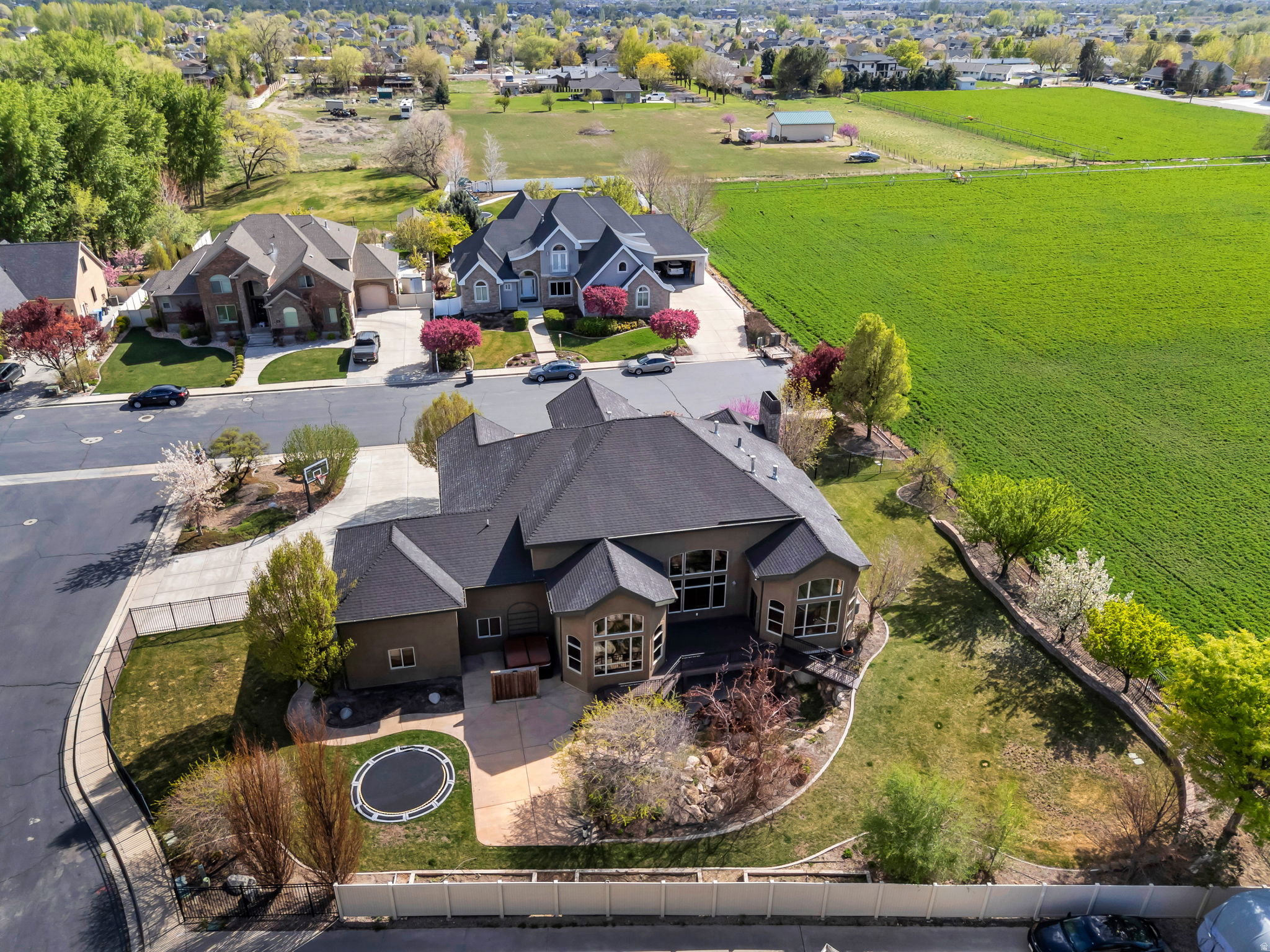 1258 W 2850 N
