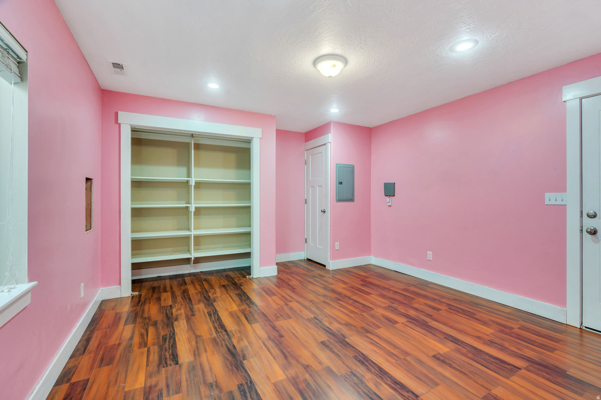 1107 N INDEPENDENCE AVE