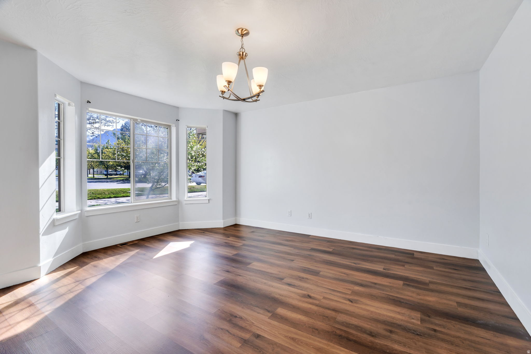 1107 N INDEPENDENCE AVE