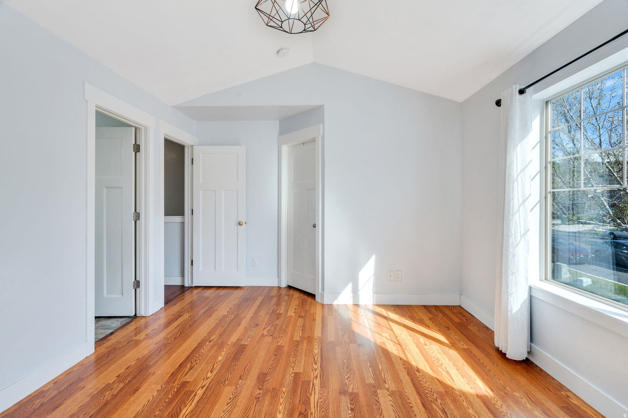 1107 N INDEPENDENCE AVE