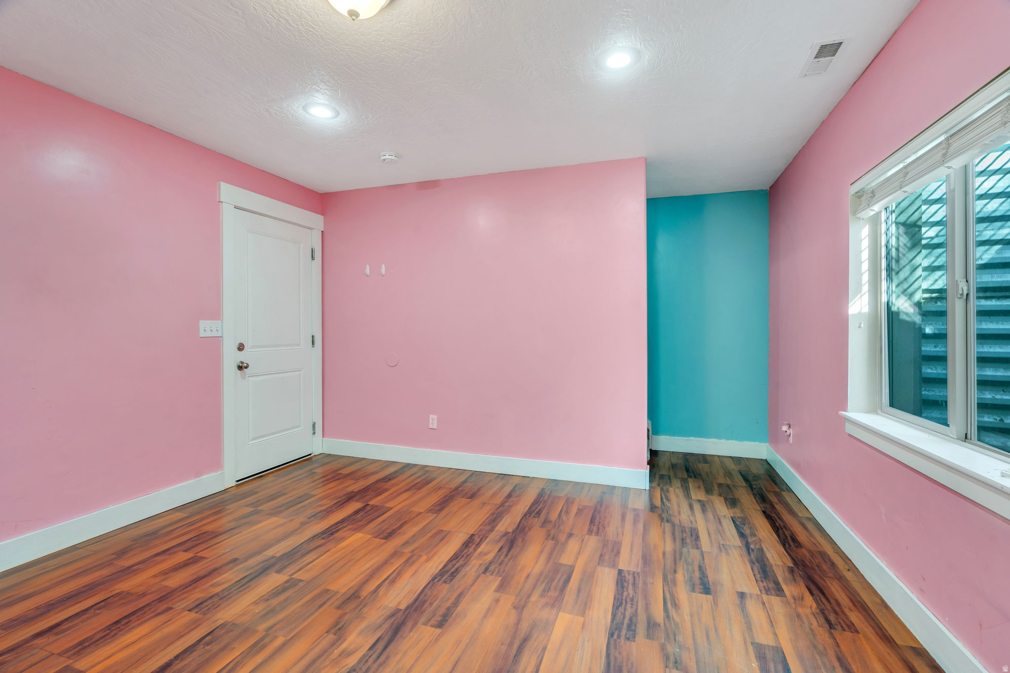 1107 N INDEPENDENCE AVE