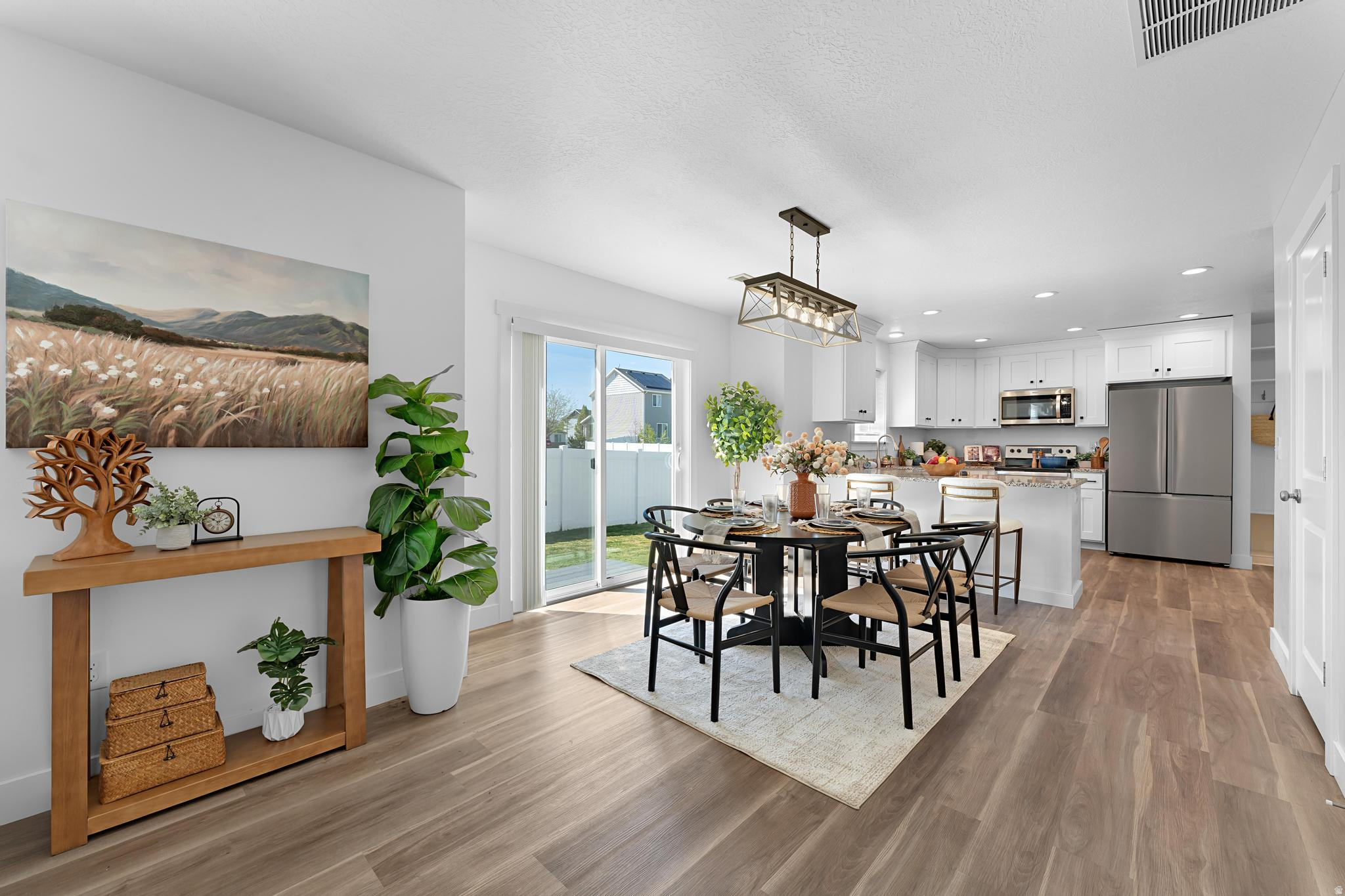 895 N 90 W