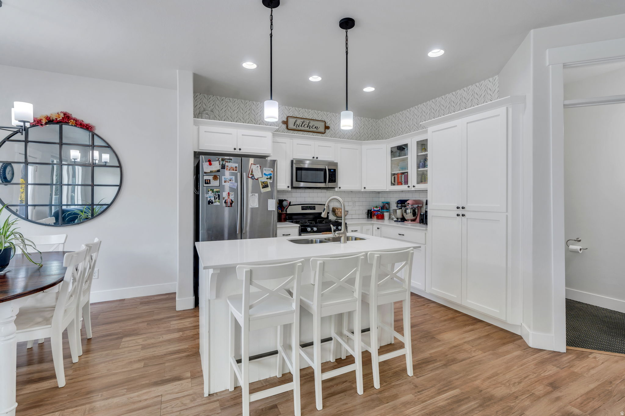 199 W SILVER SPRINGS DR