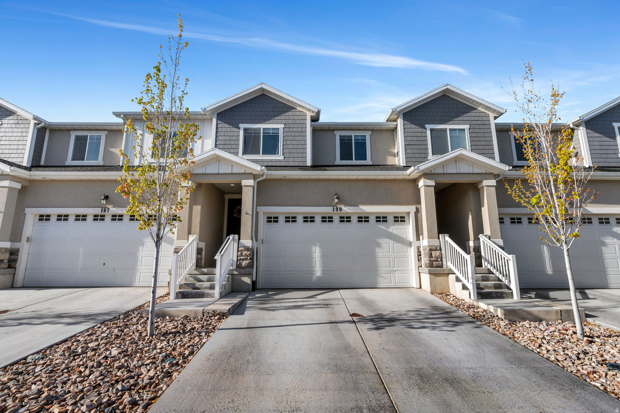 199 W SILVER SPRINGS DR