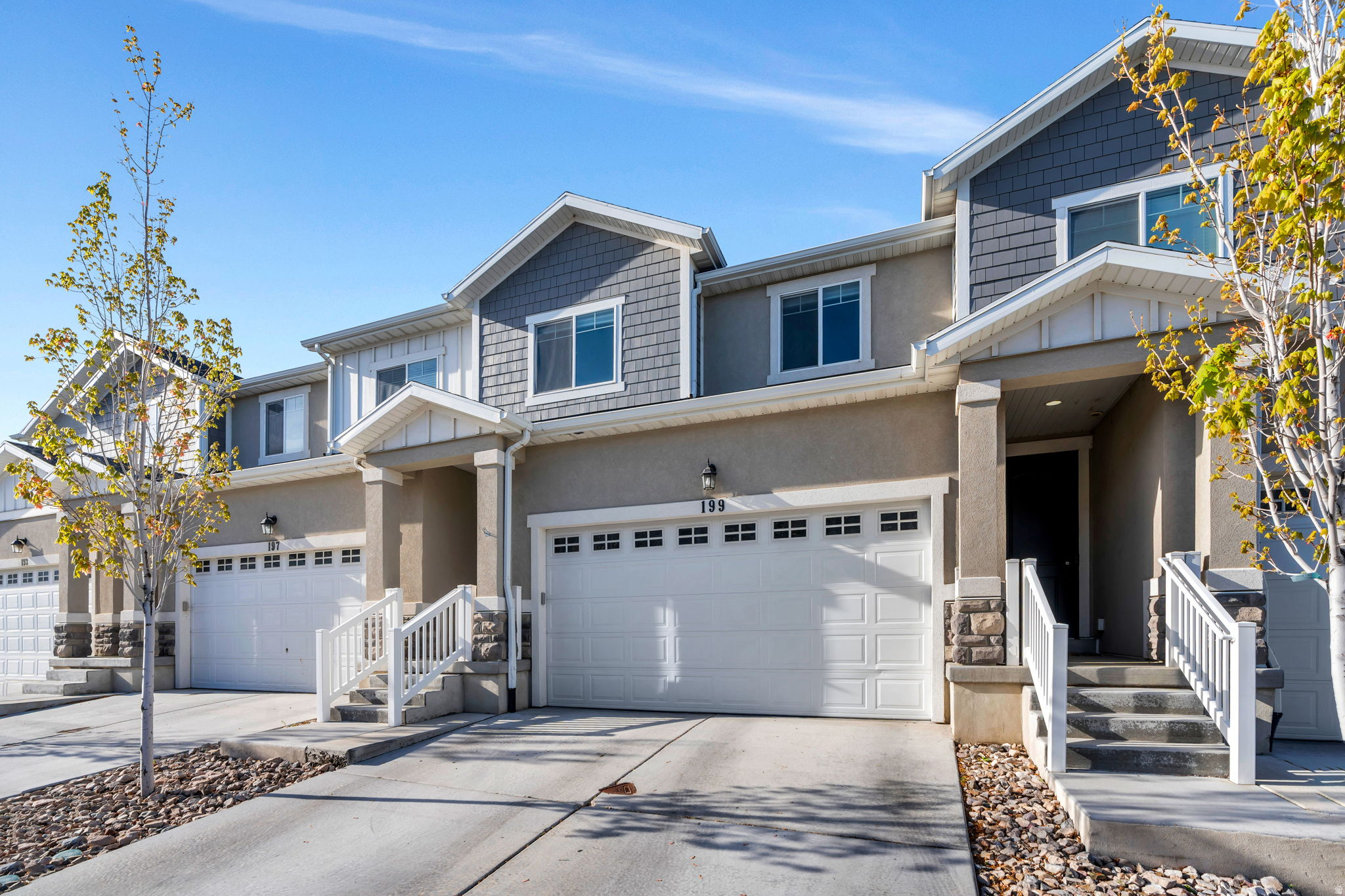199 W SILVER SPRINGS DR