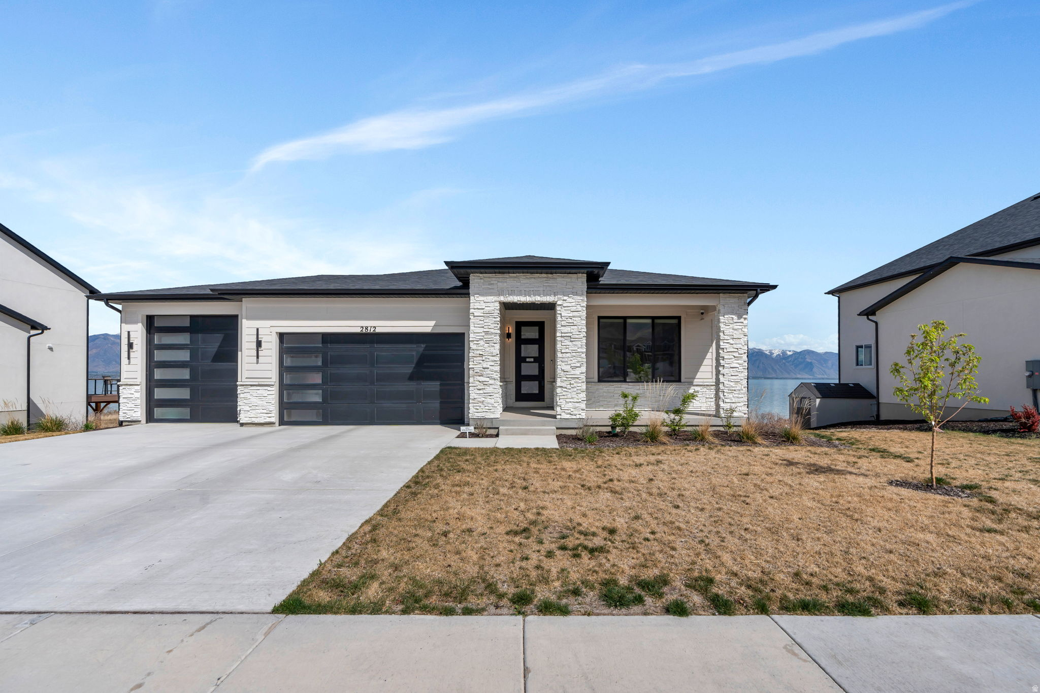 2812 S GREENHEAD DR