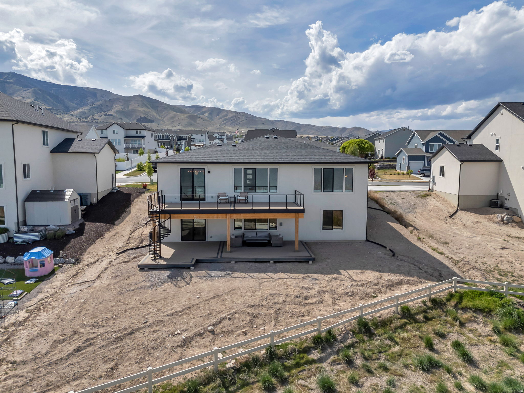 2812 S GREENHEAD DR