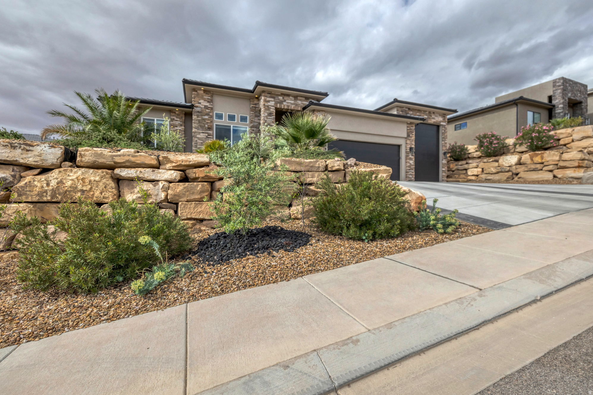 2985 W SESIA WAY