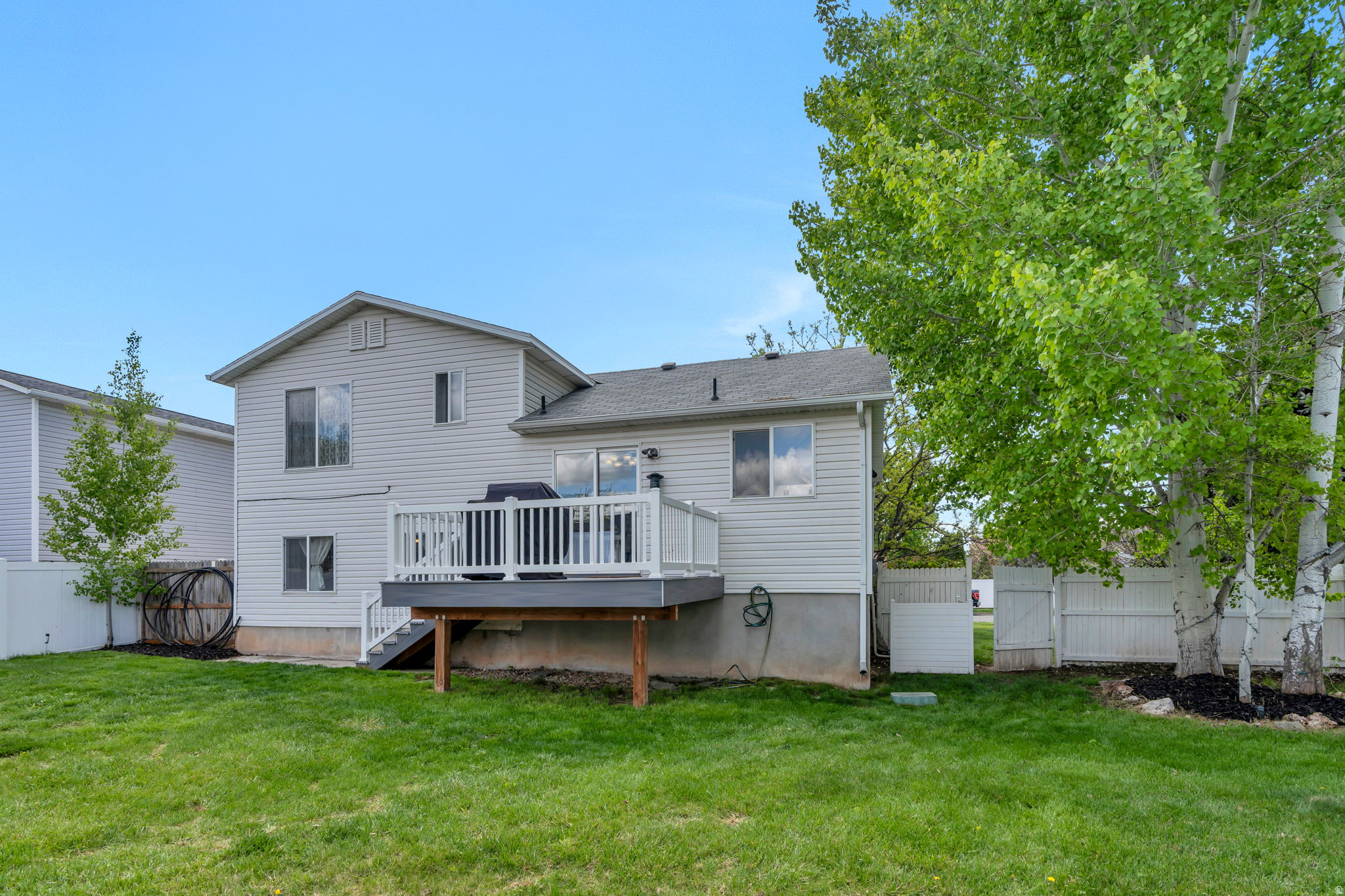 2646 W 1125 N