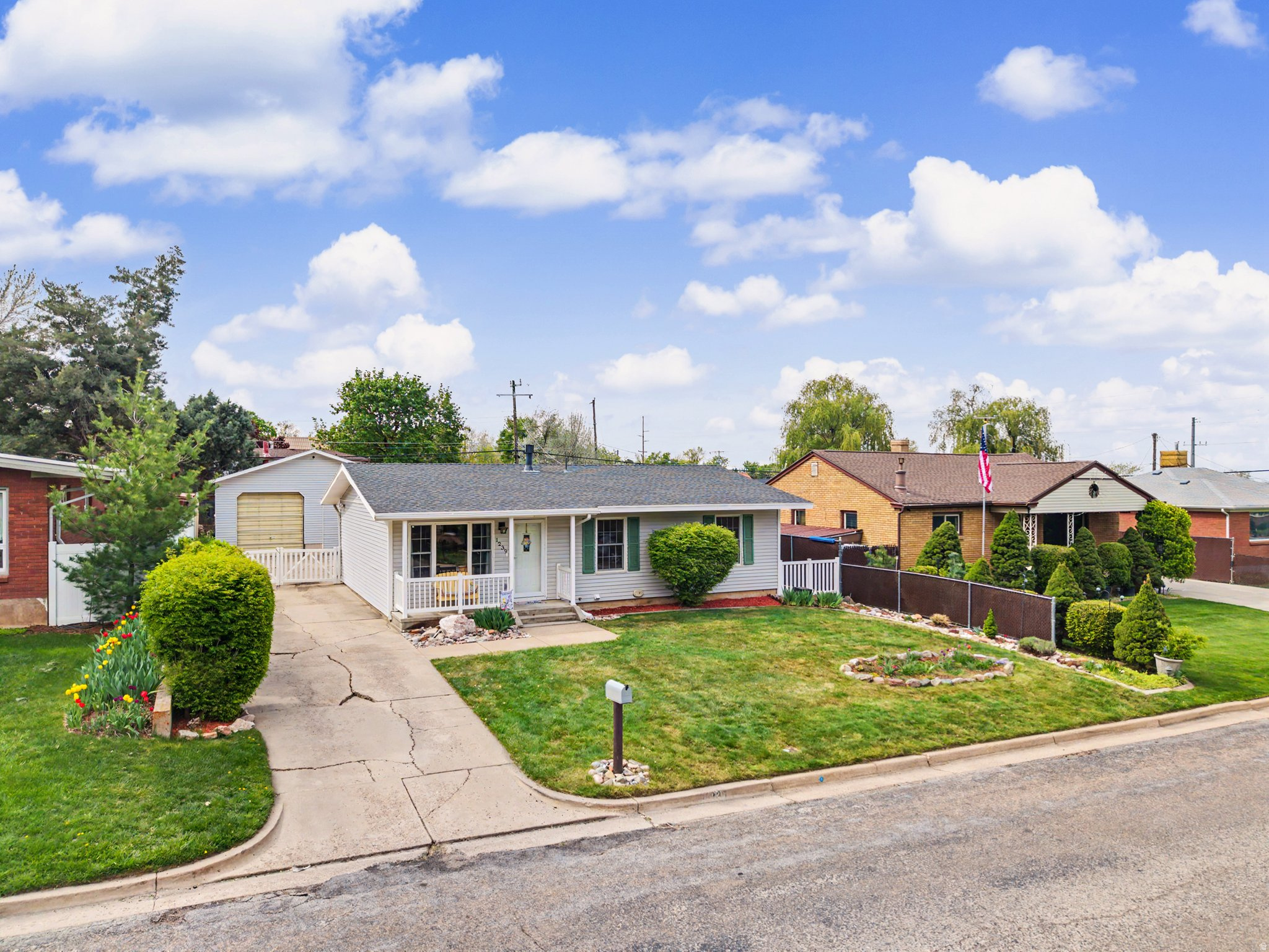1239 SHERIDAN DR