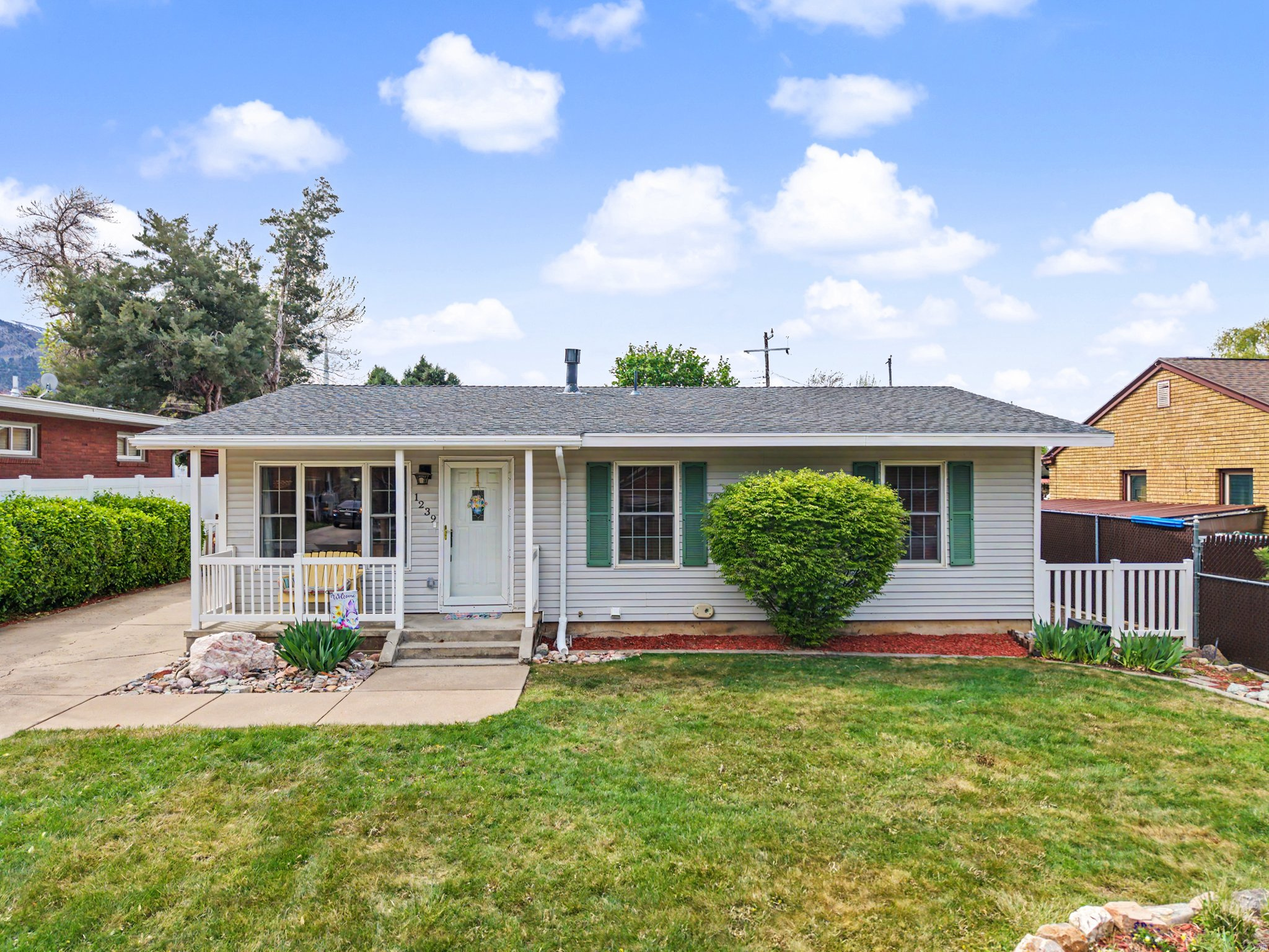 1239 SHERIDAN DR