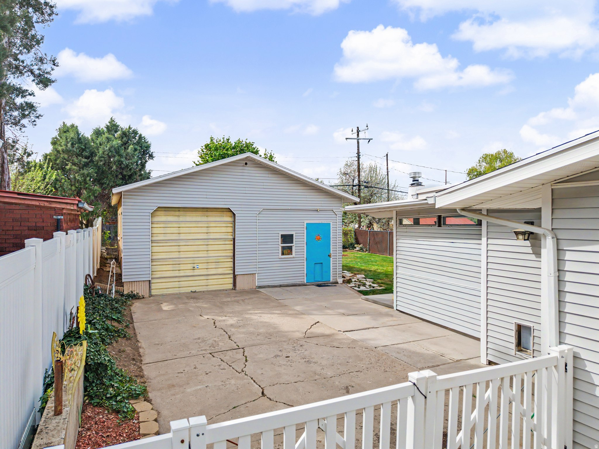 1239 SHERIDAN DR