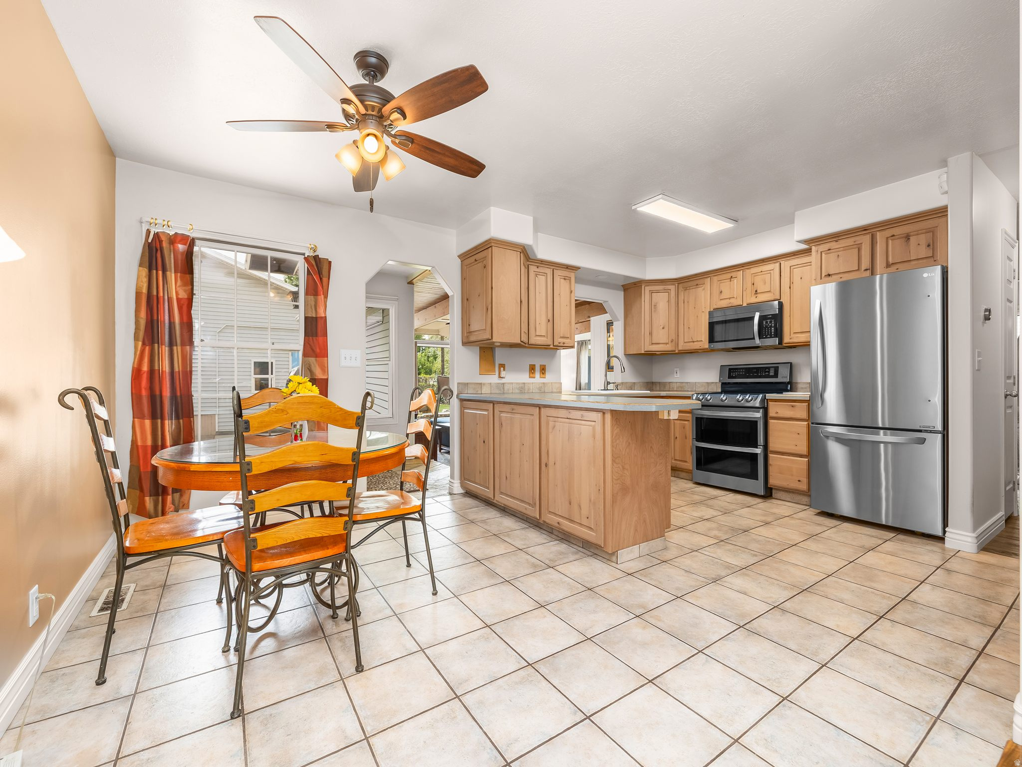 1239 SHERIDAN DR
