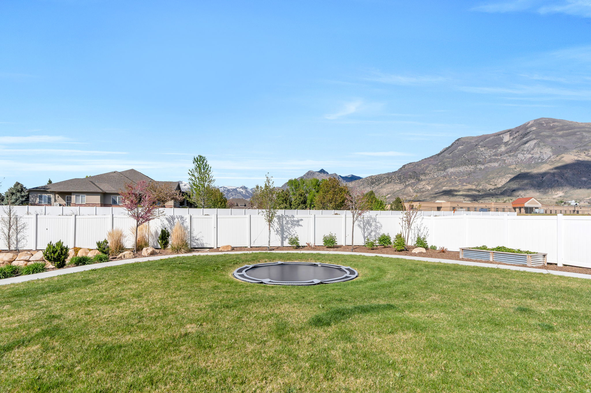 1275 E MURDOCK DR