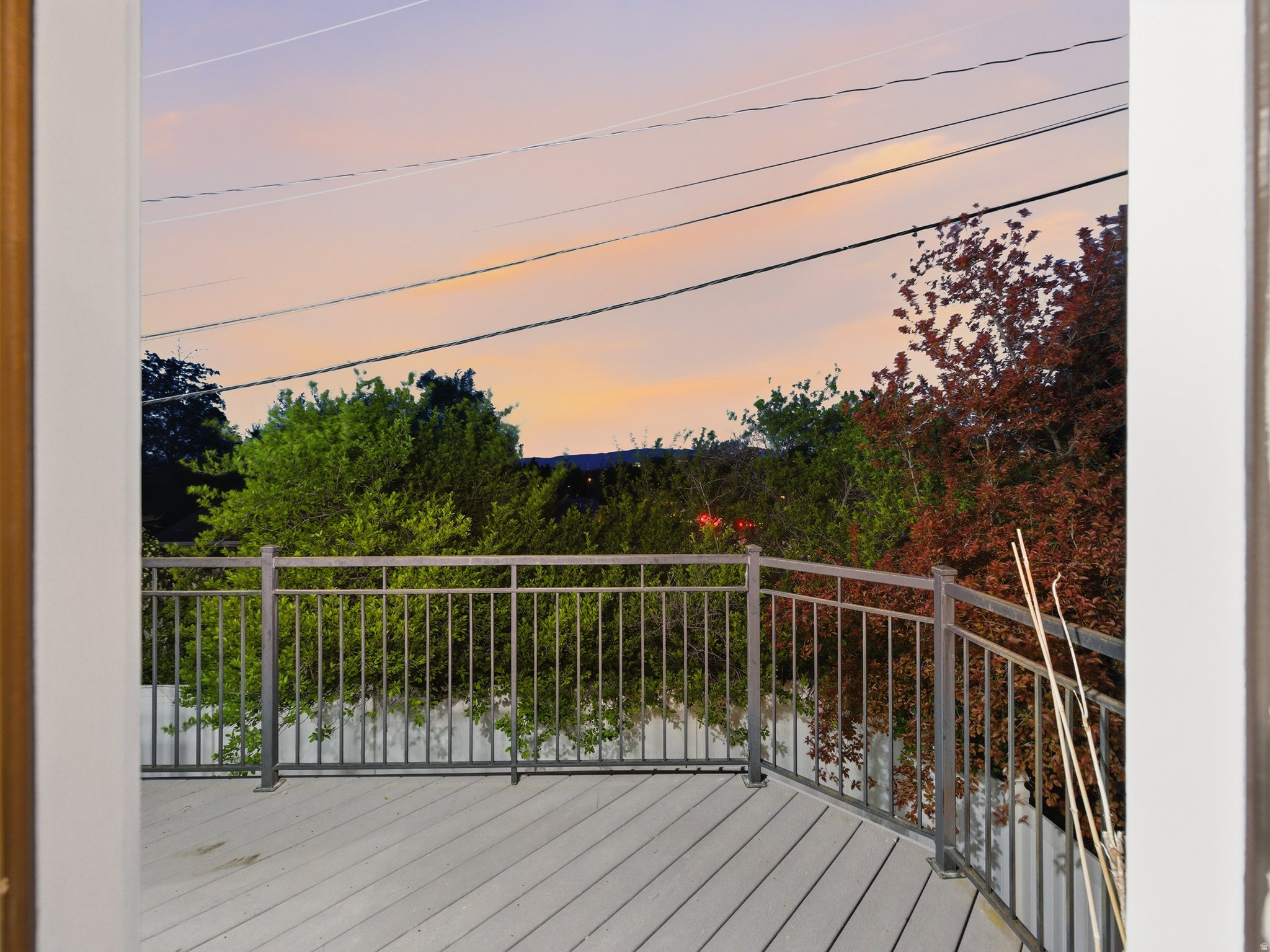 807 HILLSDALE LN