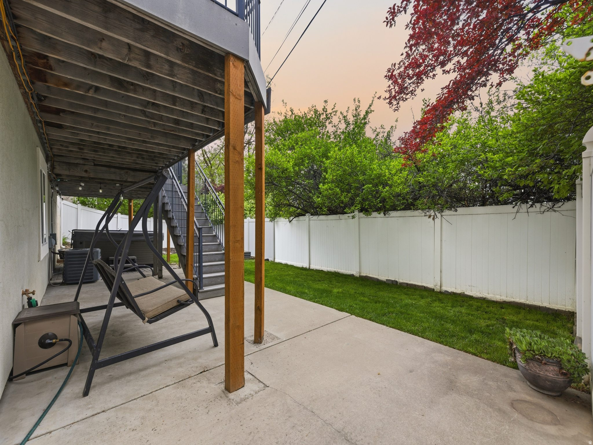 807 HILLSDALE LN