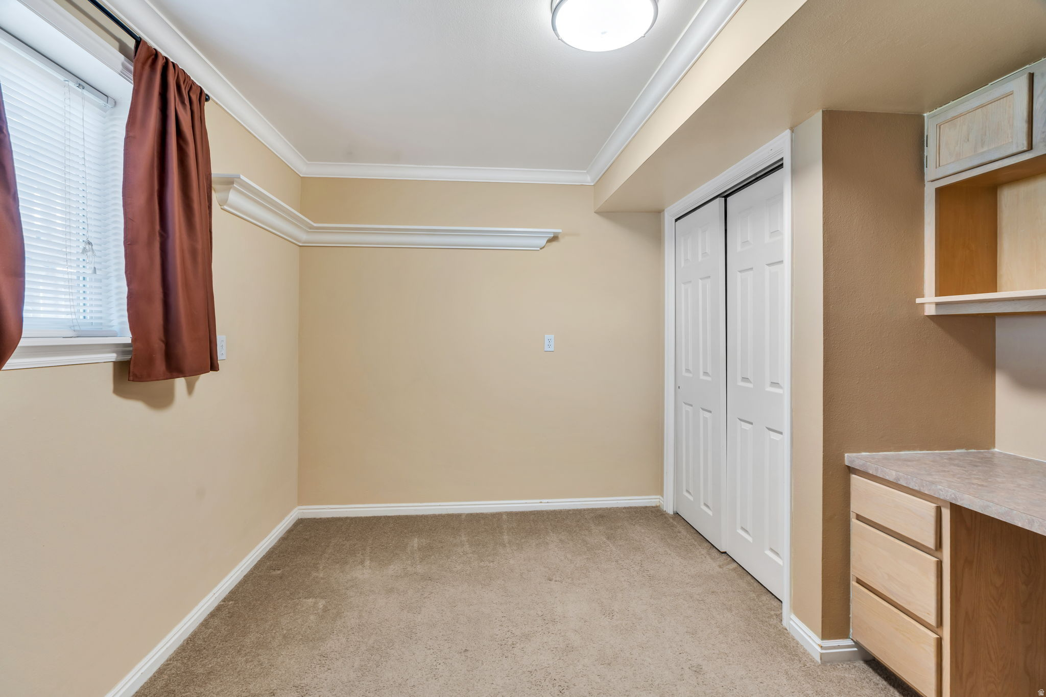 1028 W 1375 N