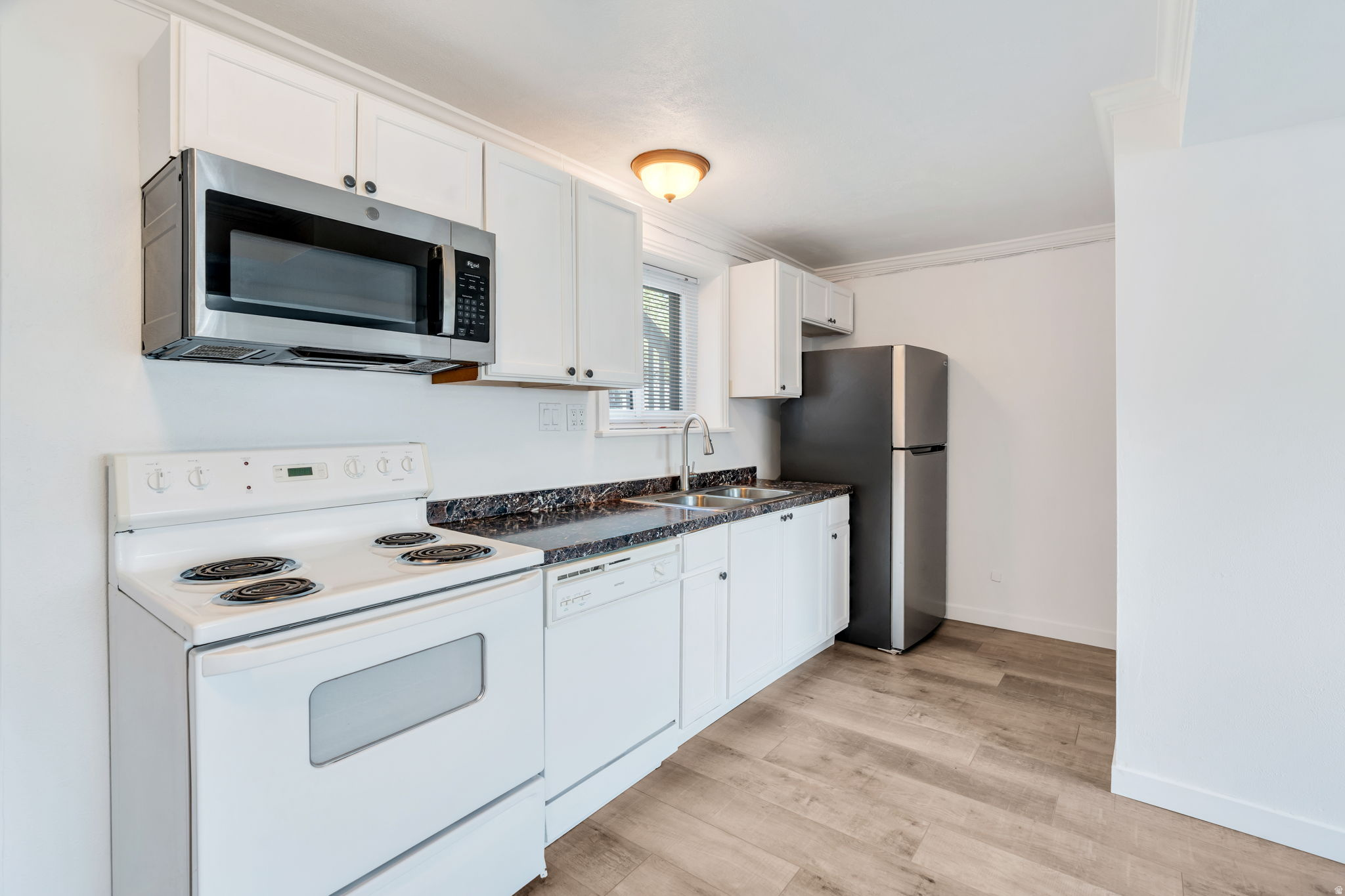 1028 W 1375 N