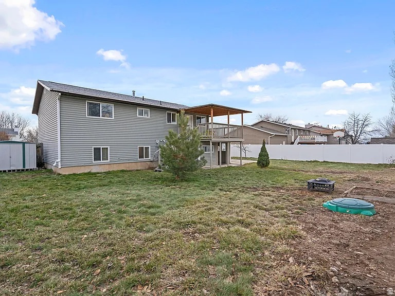 1028 W 1375 N