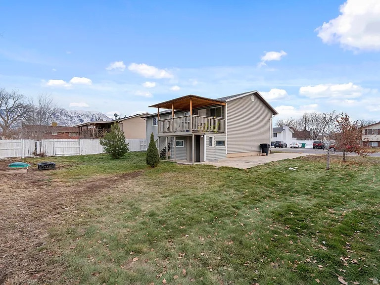 1028 W 1375 N