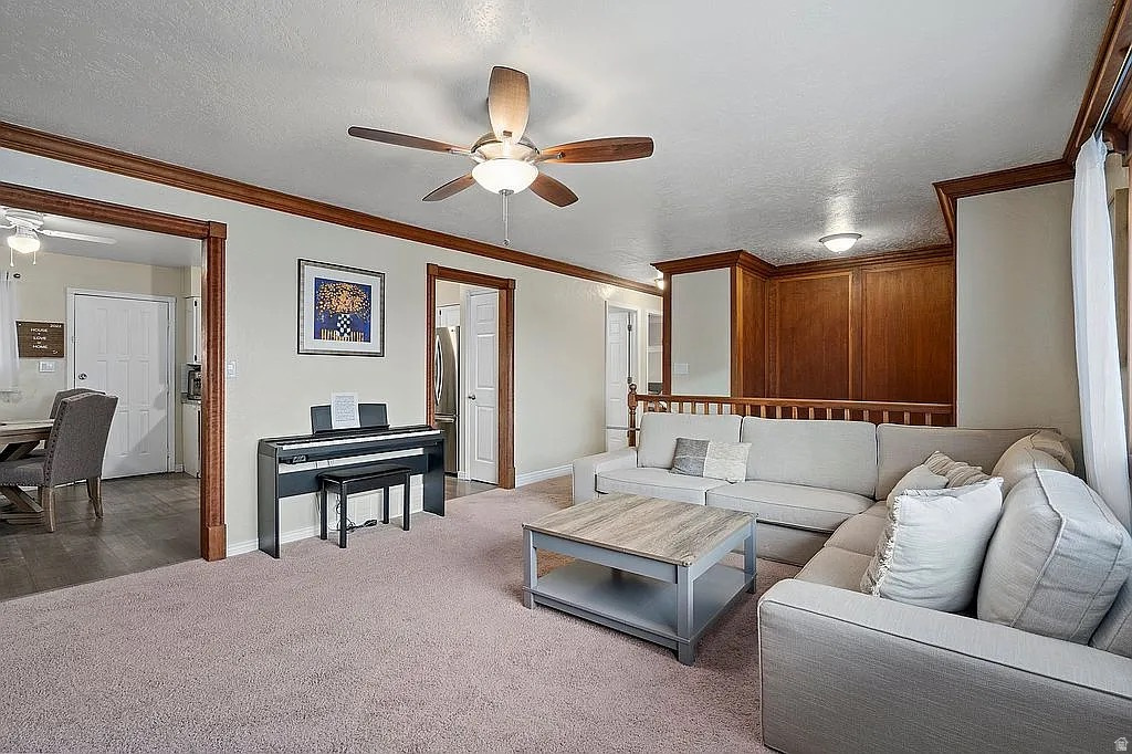 1028 W 1375 N