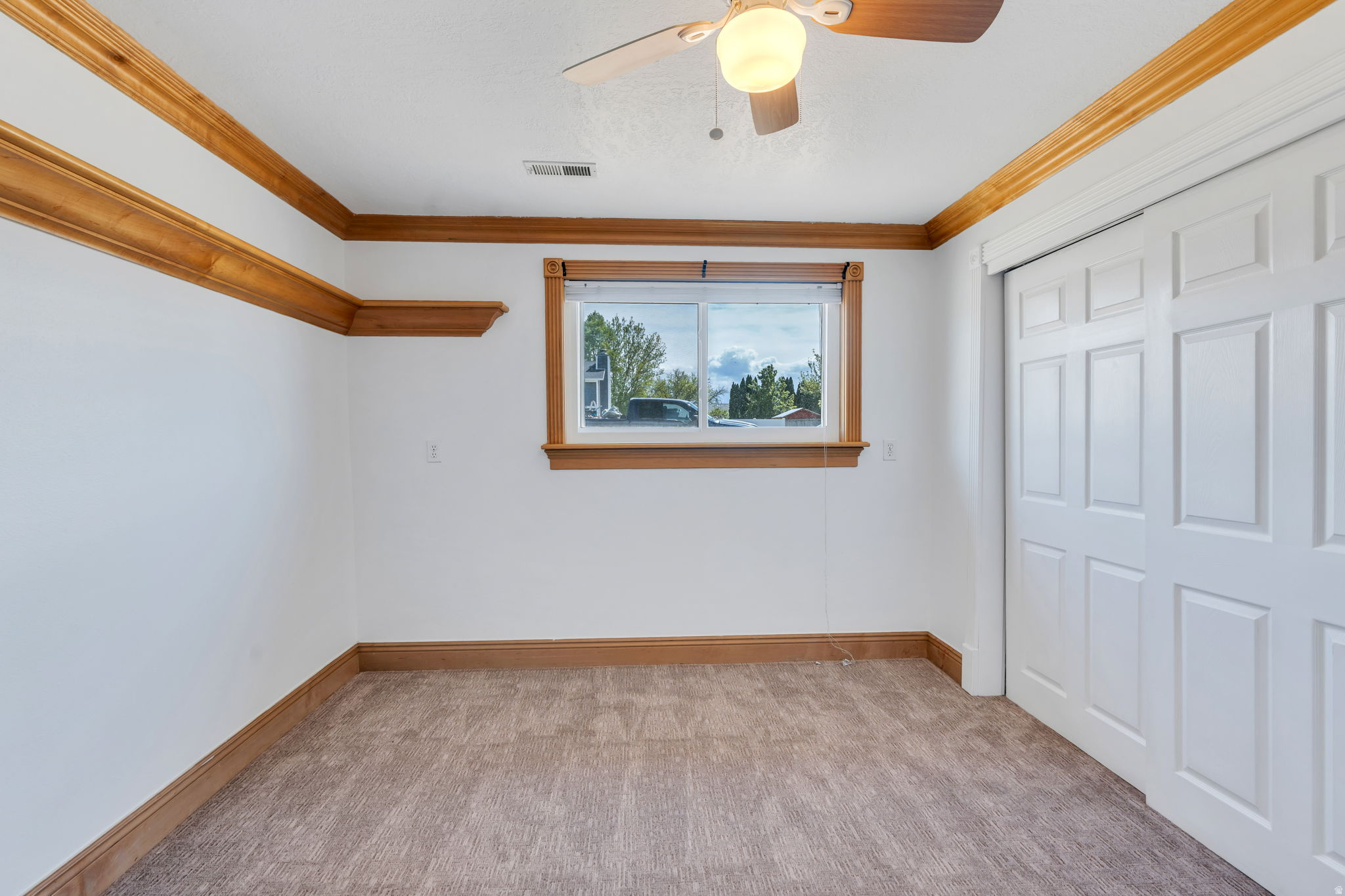 1028 W 1375 N