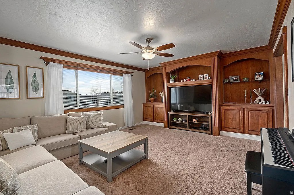 1028 W 1375 N