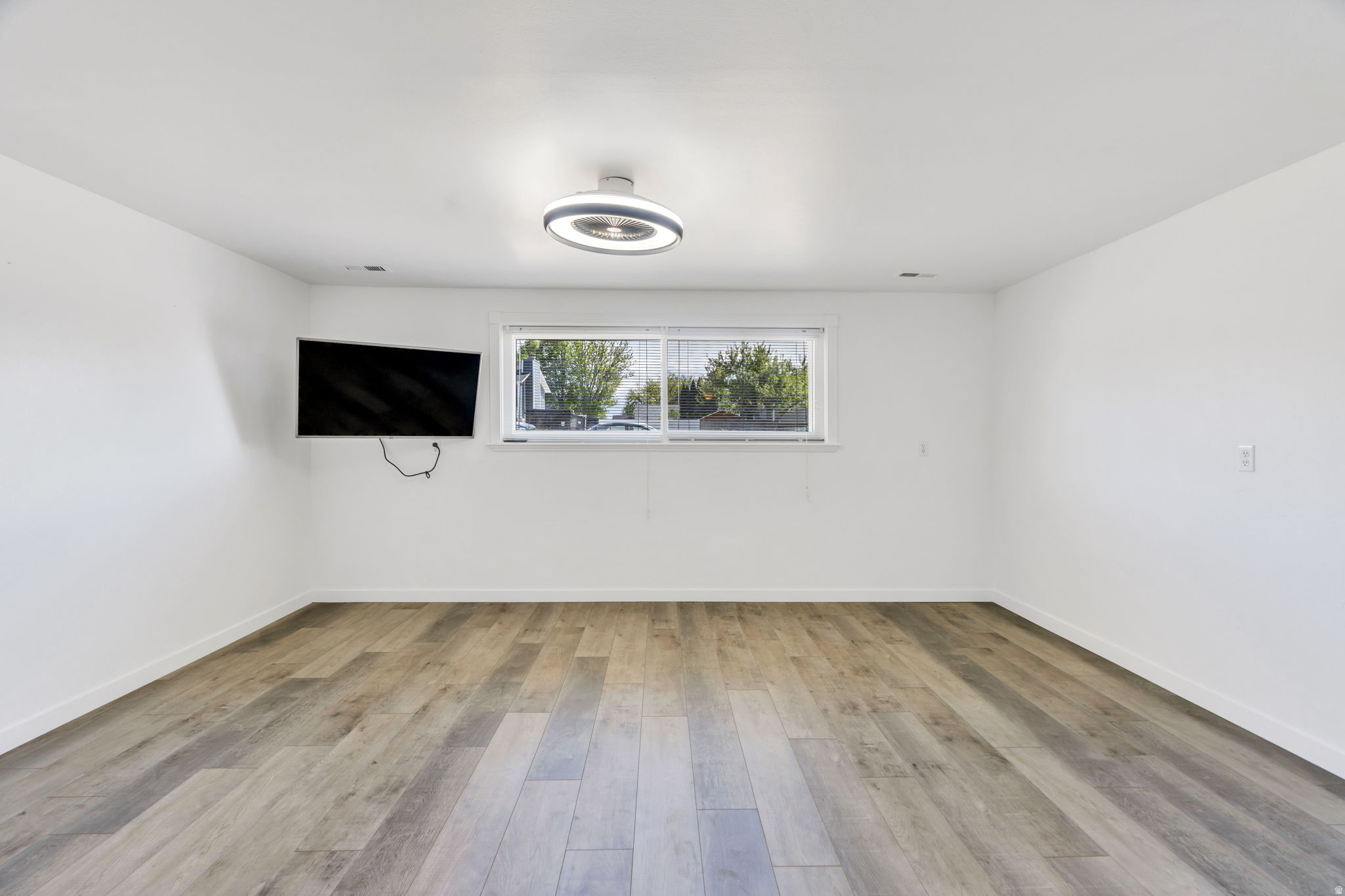 1028 W 1375 N
