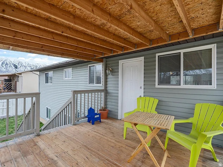 1028 W 1375 N