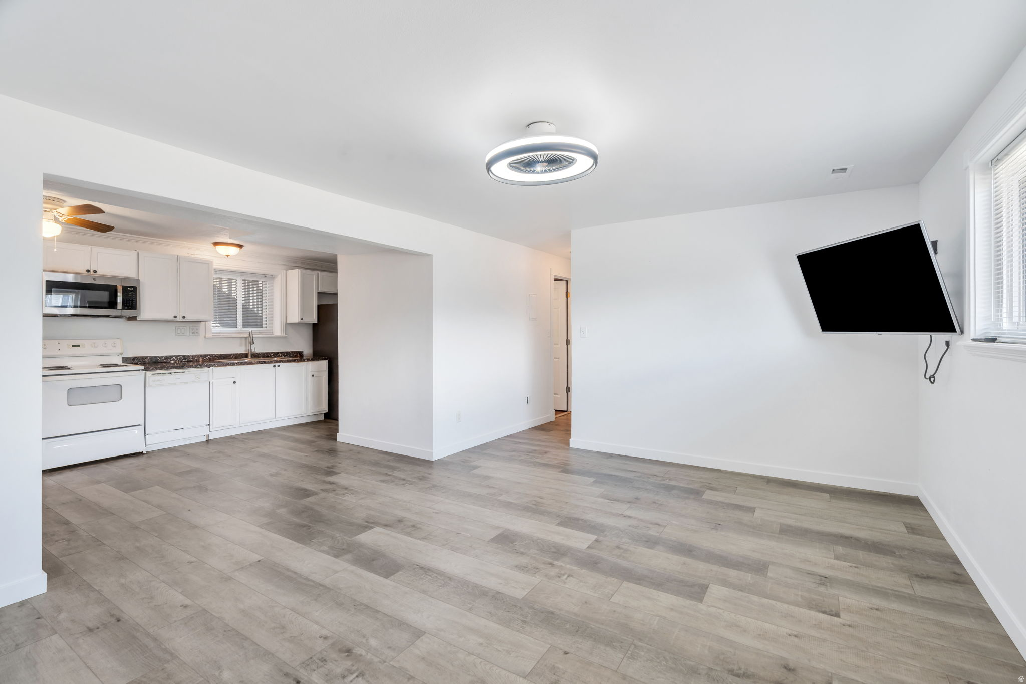 1028 W 1375 N
