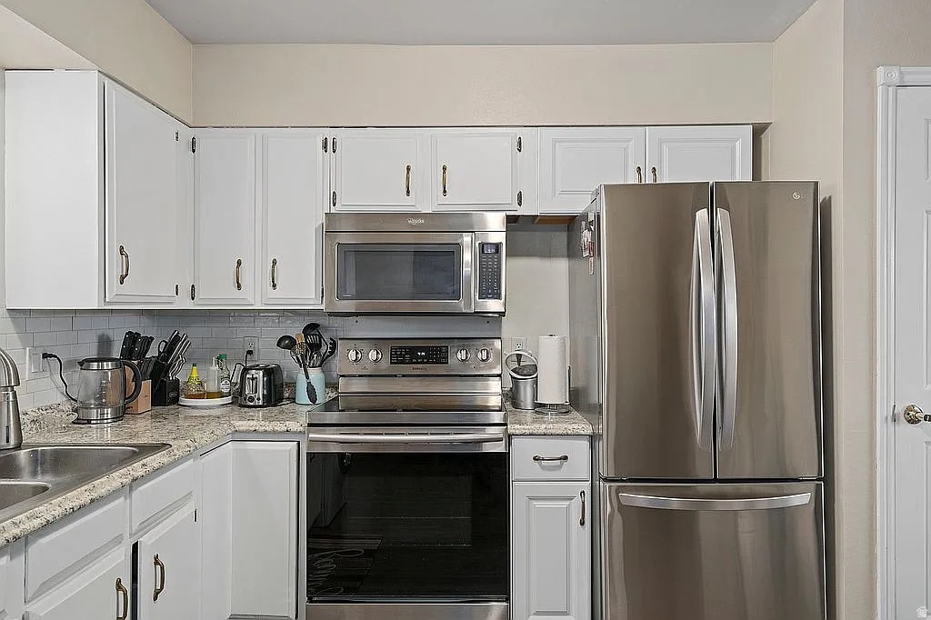 1028 W 1375 N