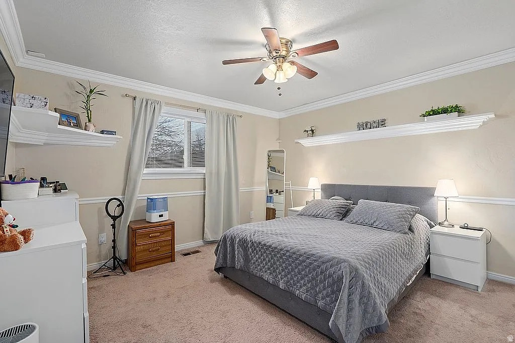 1028 W 1375 N