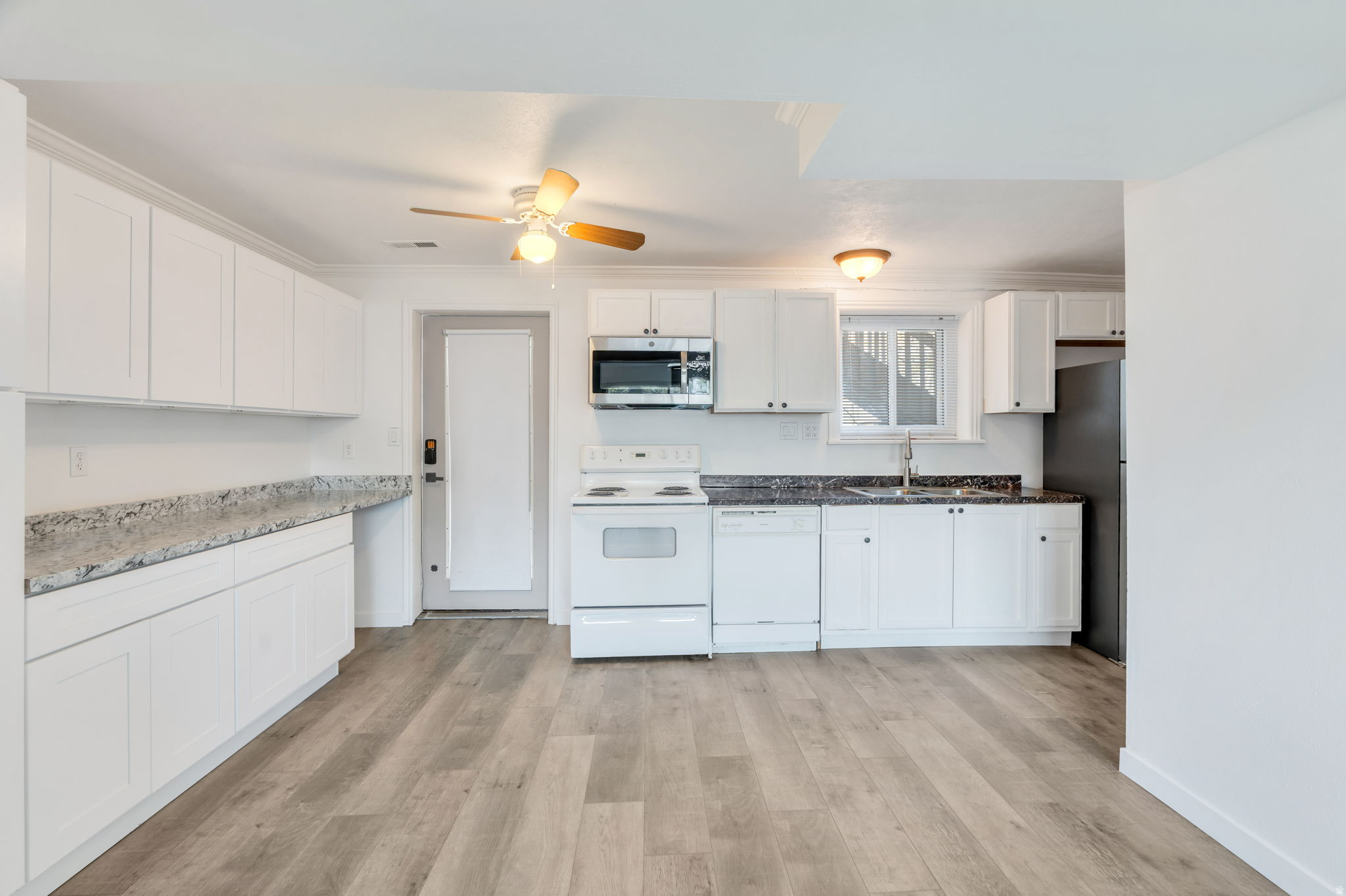 1028 W 1375 N