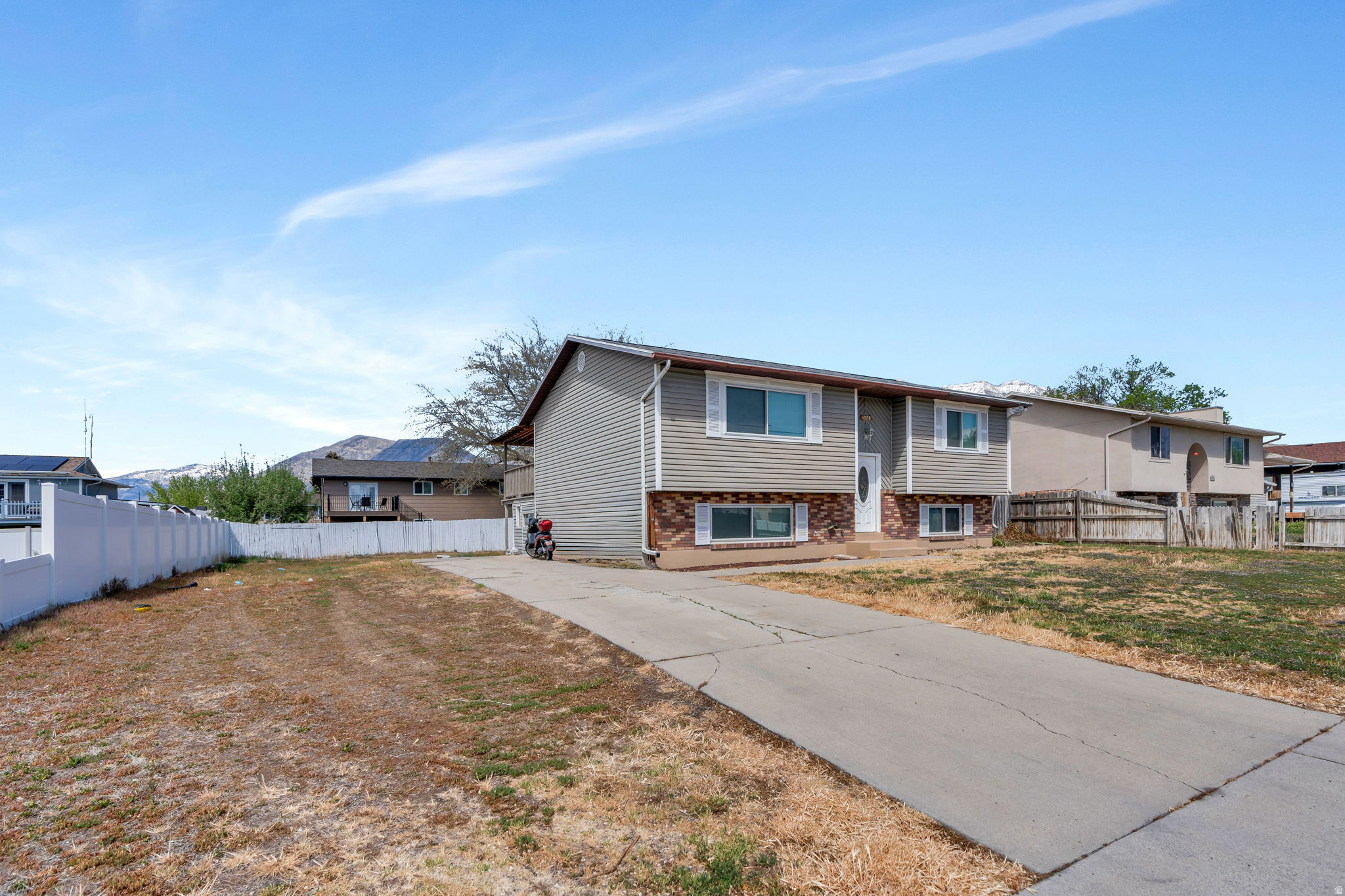 1028 W 1375 N