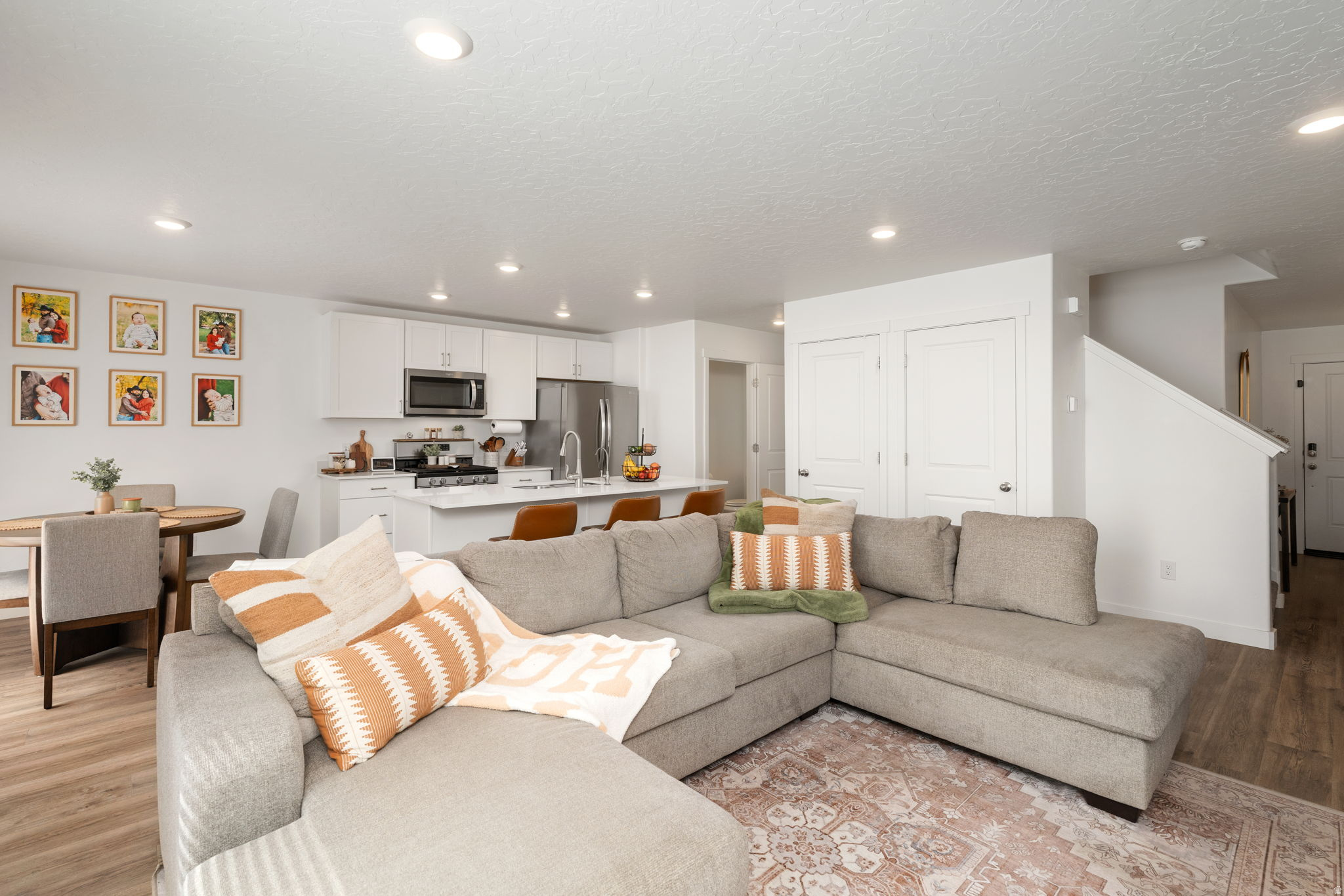 1063 E DORY BOAT RD