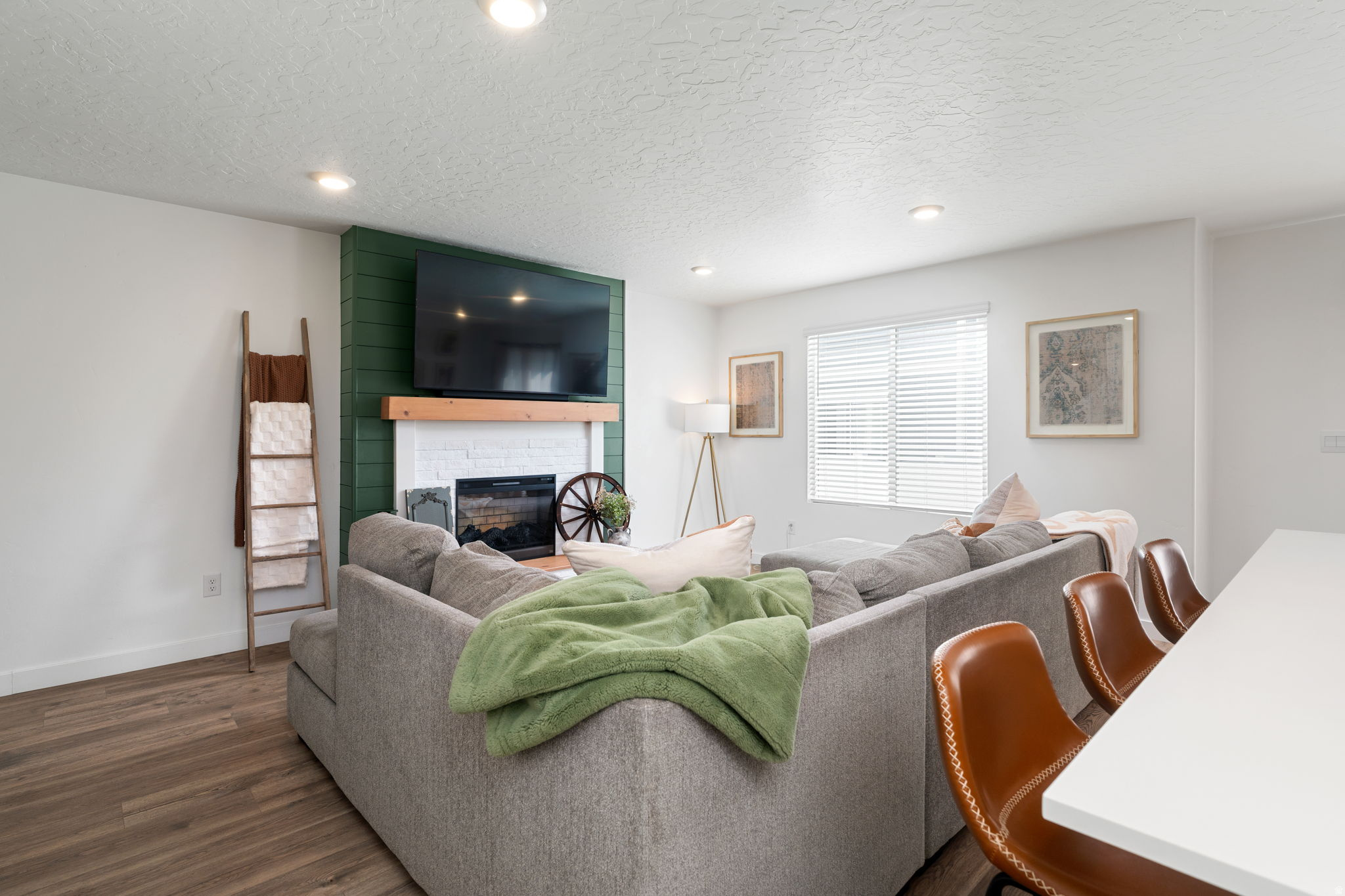 1063 E DORY BOAT RD