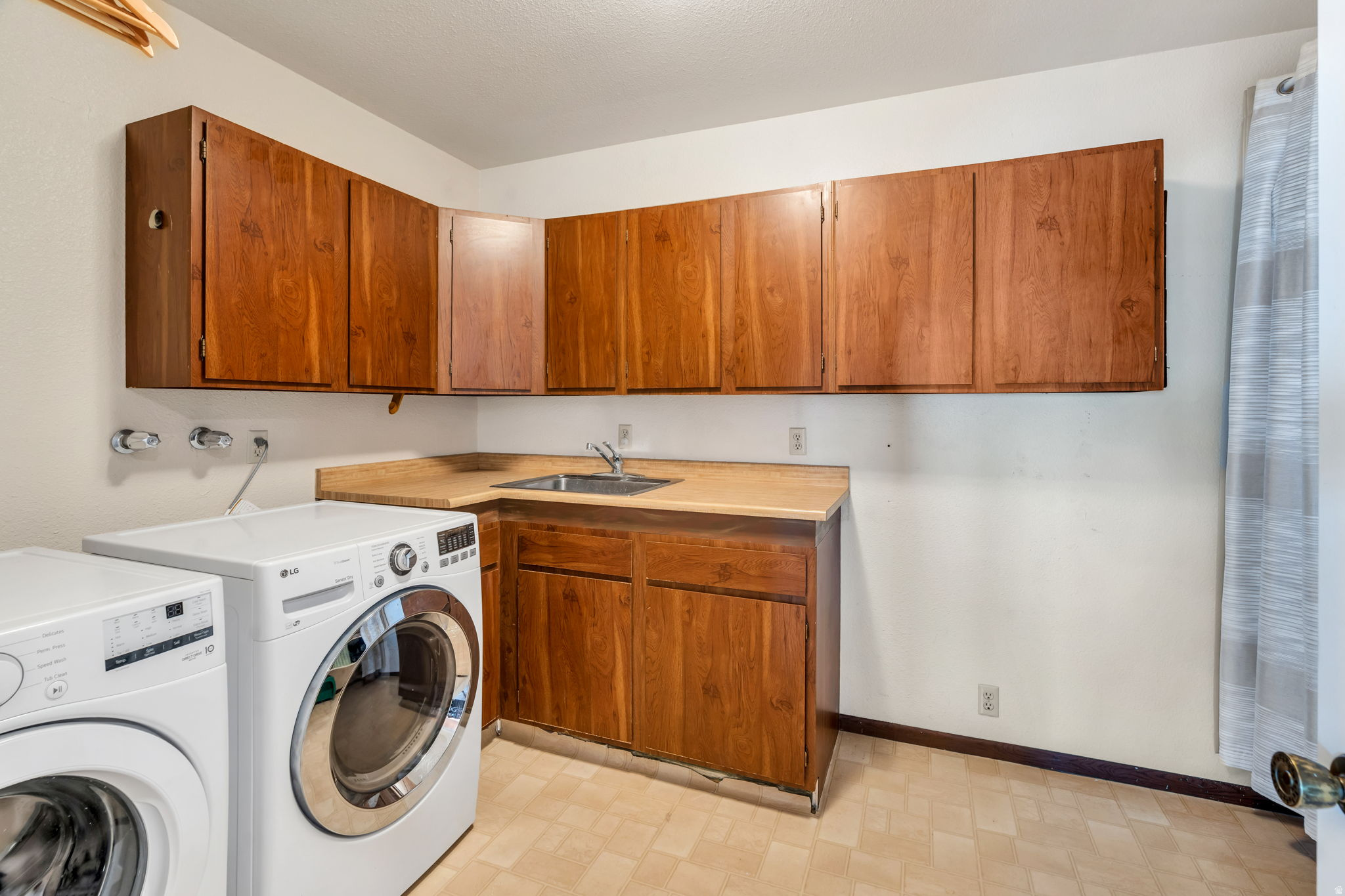 2590 S ELIZABETH ST #7