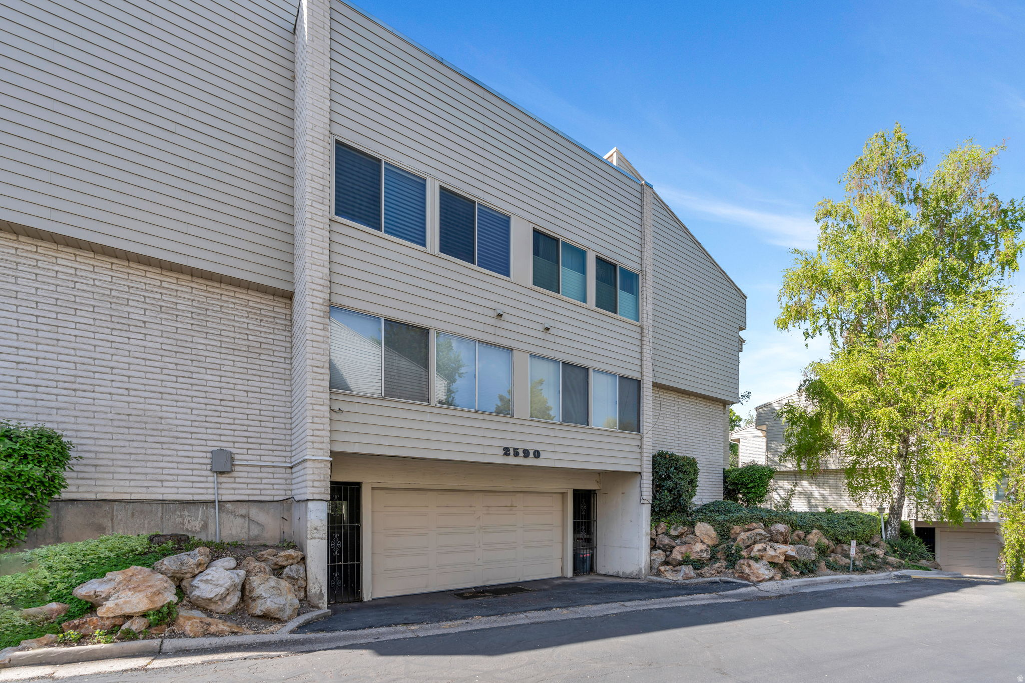 2590 S ELIZABETH ST #7