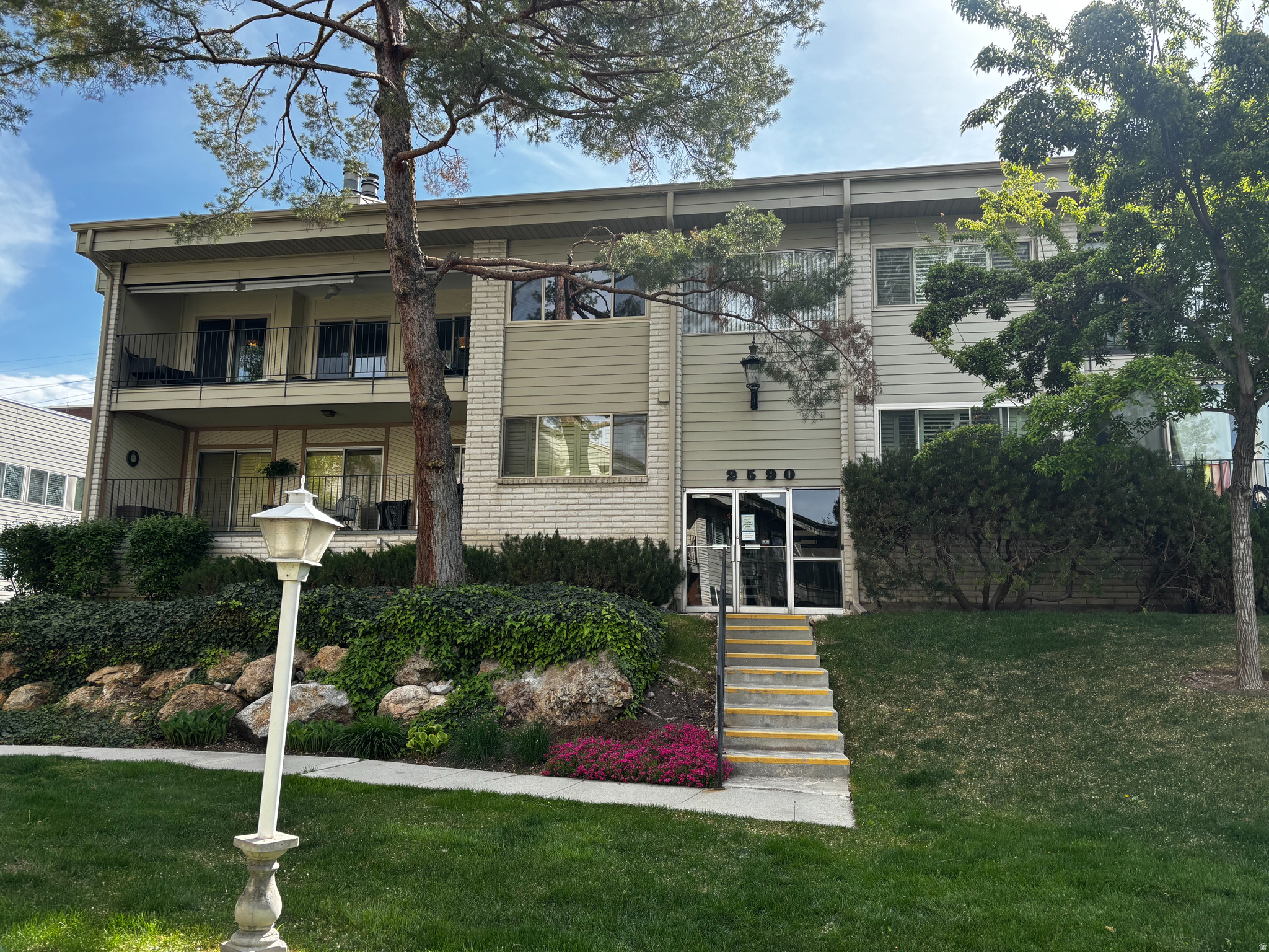 2590 S ELIZABETH ST #7