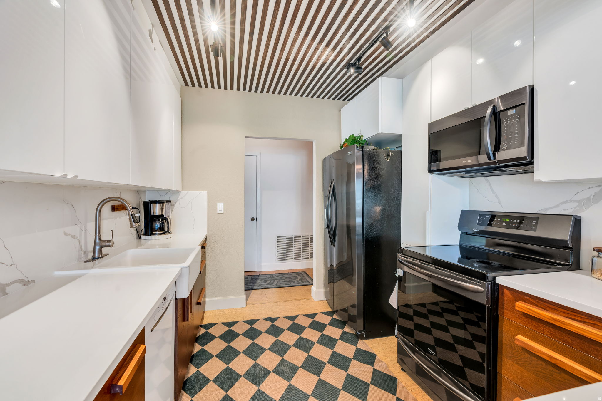 2590 S ELIZABETH ST #7