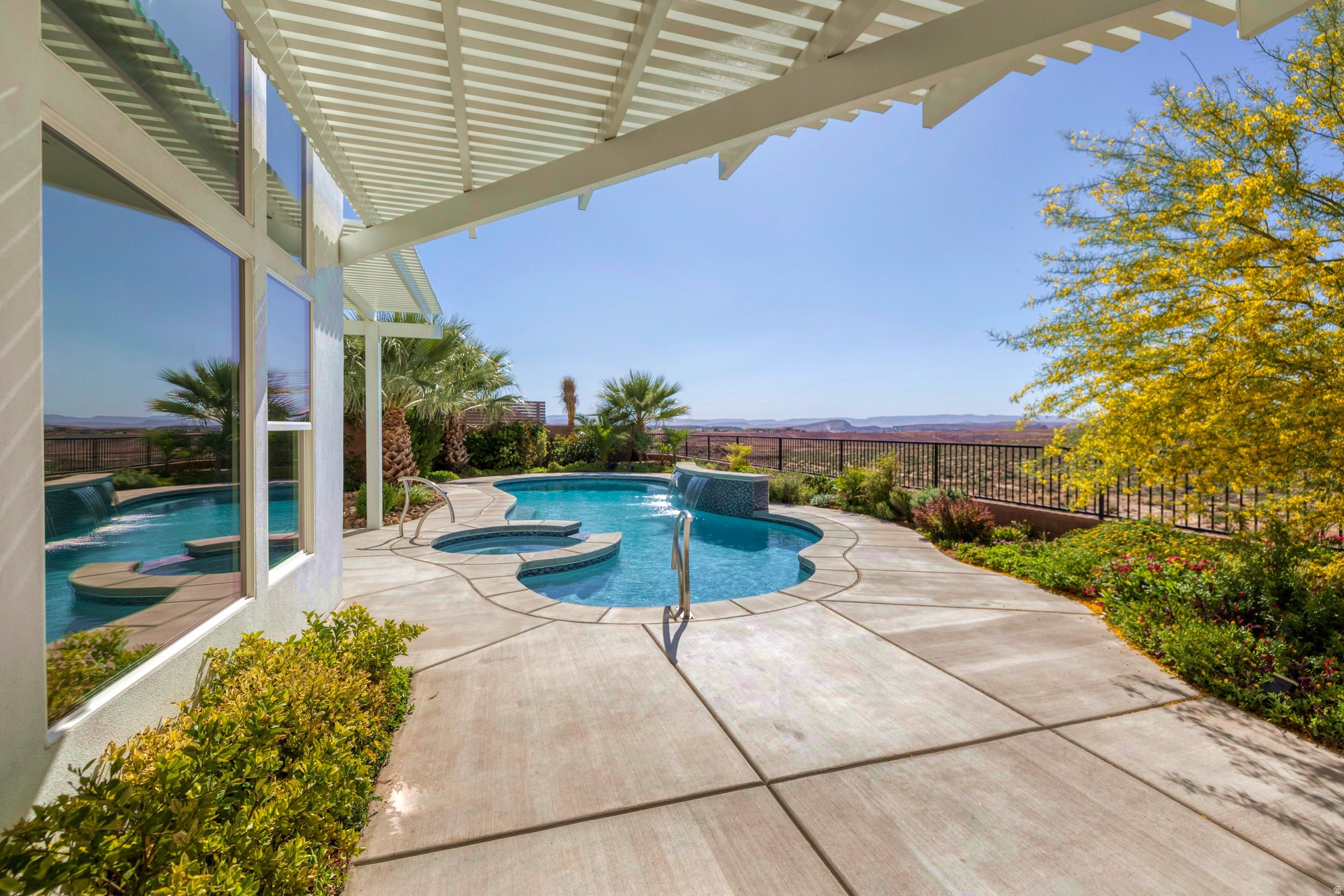 795 MINCIO CIRCLE