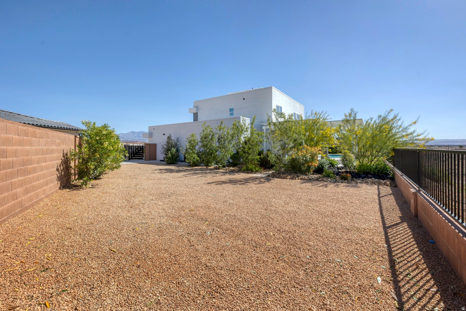 795 MINCIO CIRCLE